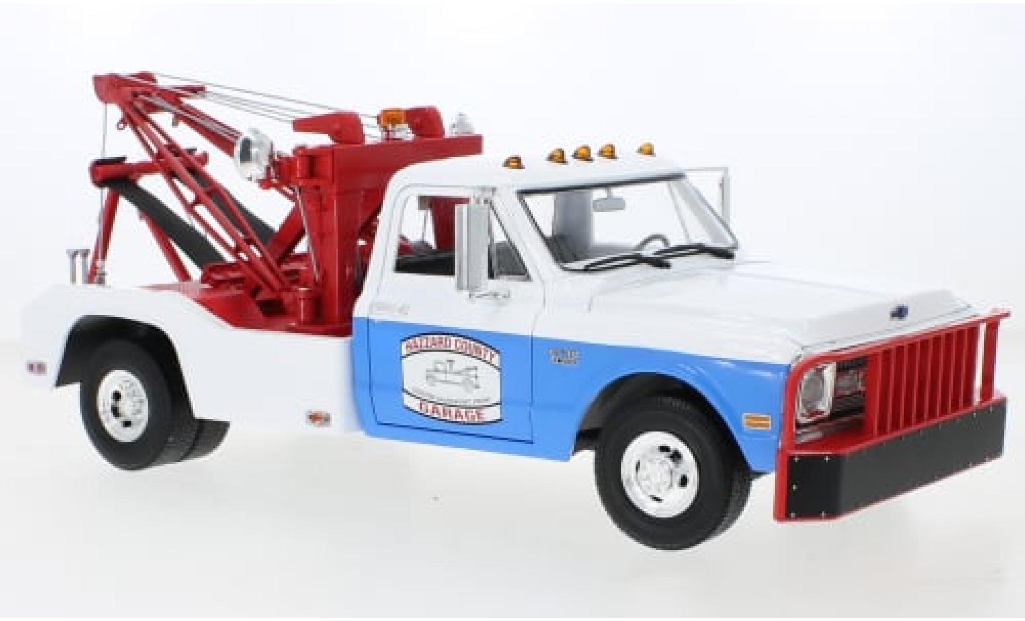 Chevrolet C-30 1/18 Greenlight Dually Wrecker Hazzard County Garage 1969 1:18 modelauto