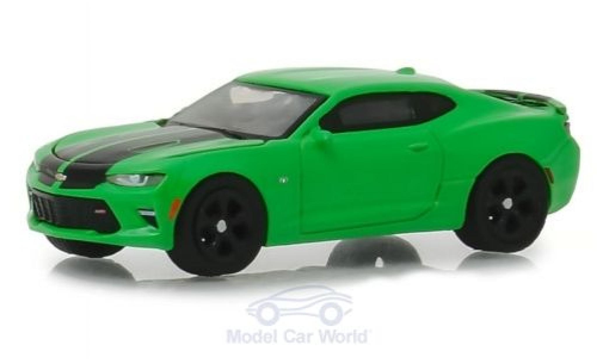 Chevrolet Camaro 1/64 Greenlight SS groen/zwart 2017 modelauto