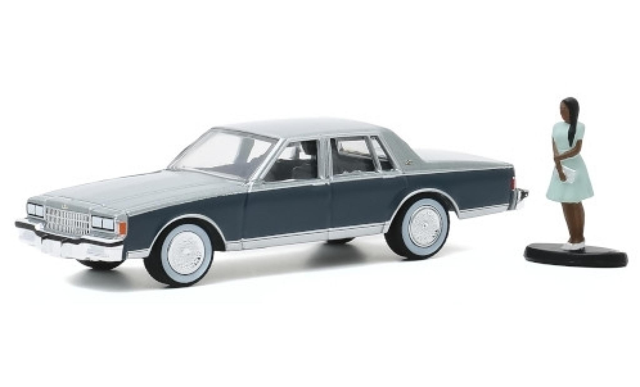 Chevrolet Caprice Classic 1/64 Greenlight metallic grijs/matt-grijs 1981 avec figurine modelauto