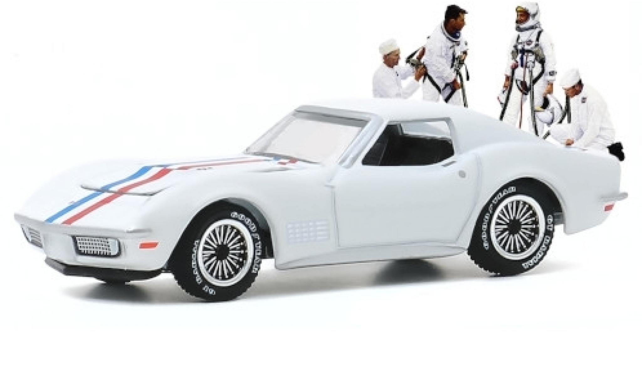 Chevrolet Corvette 1/64 Greenlight C3 wit/Dekor 1971 modelauto