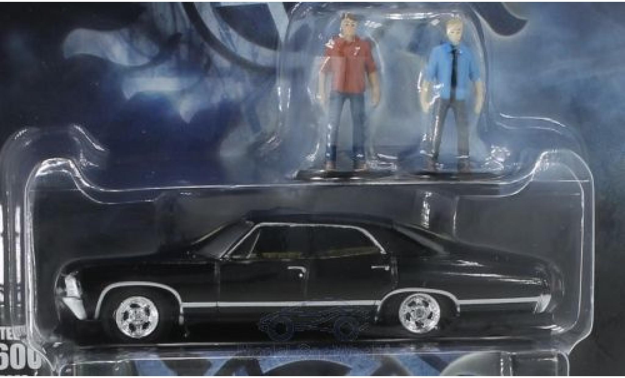 Chevrolet Impala 1967 1/64 Greenlight Sport Sedan zwart Supernatural 1967 mit Figuren modelauto
