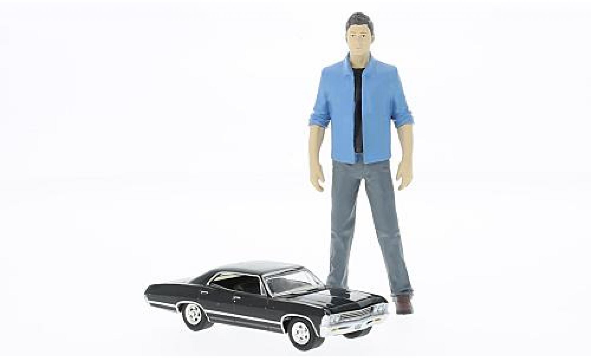 Chevrolet Impala 1/18 Greenlight Sport Sedan Supernatural avec Dean figurine in 1:18 modelauto