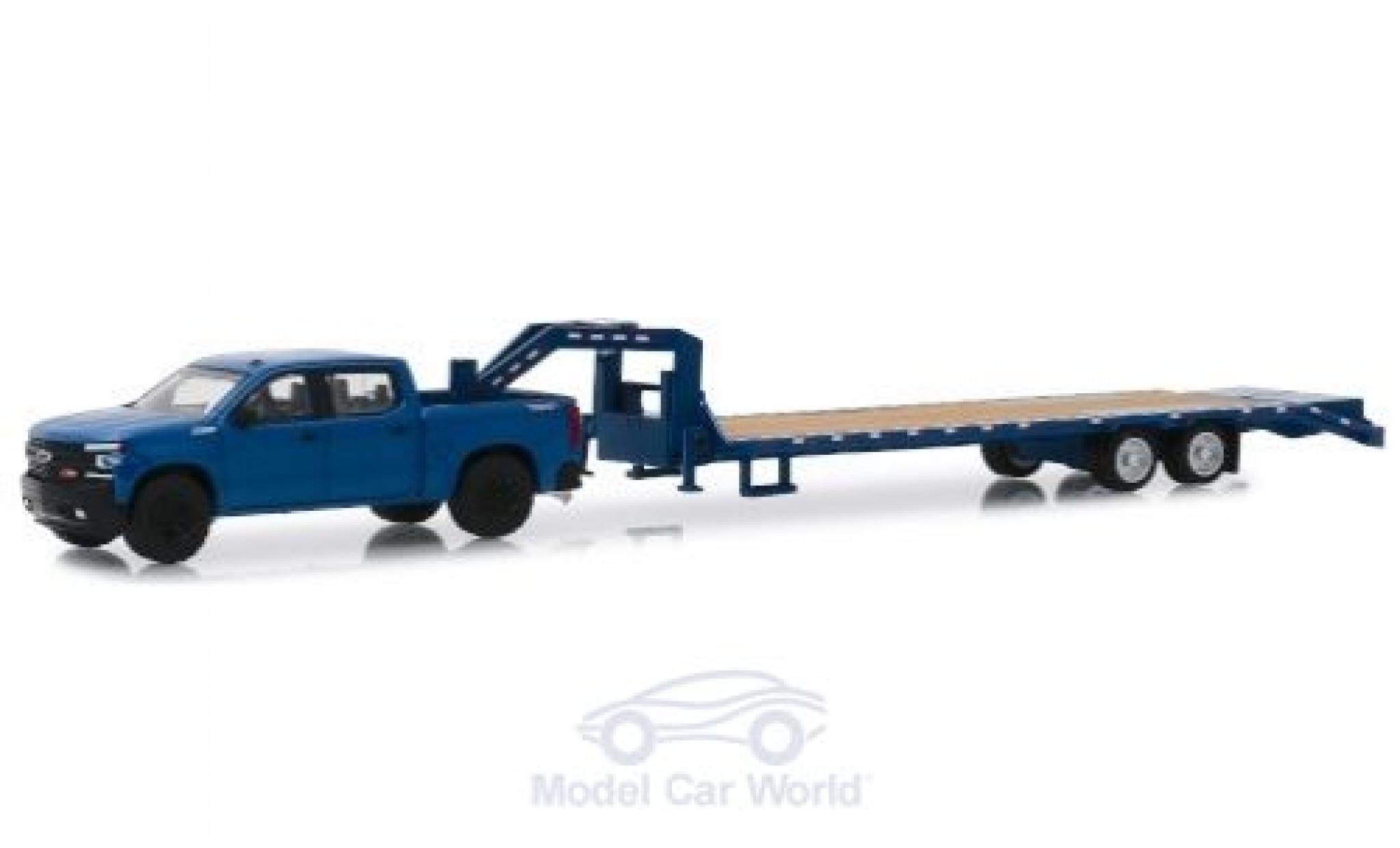 Chevrolet Silverado 1/64 Greenlight blauw 2019 mit Schwanenhalsanh&auml;nger modelauto