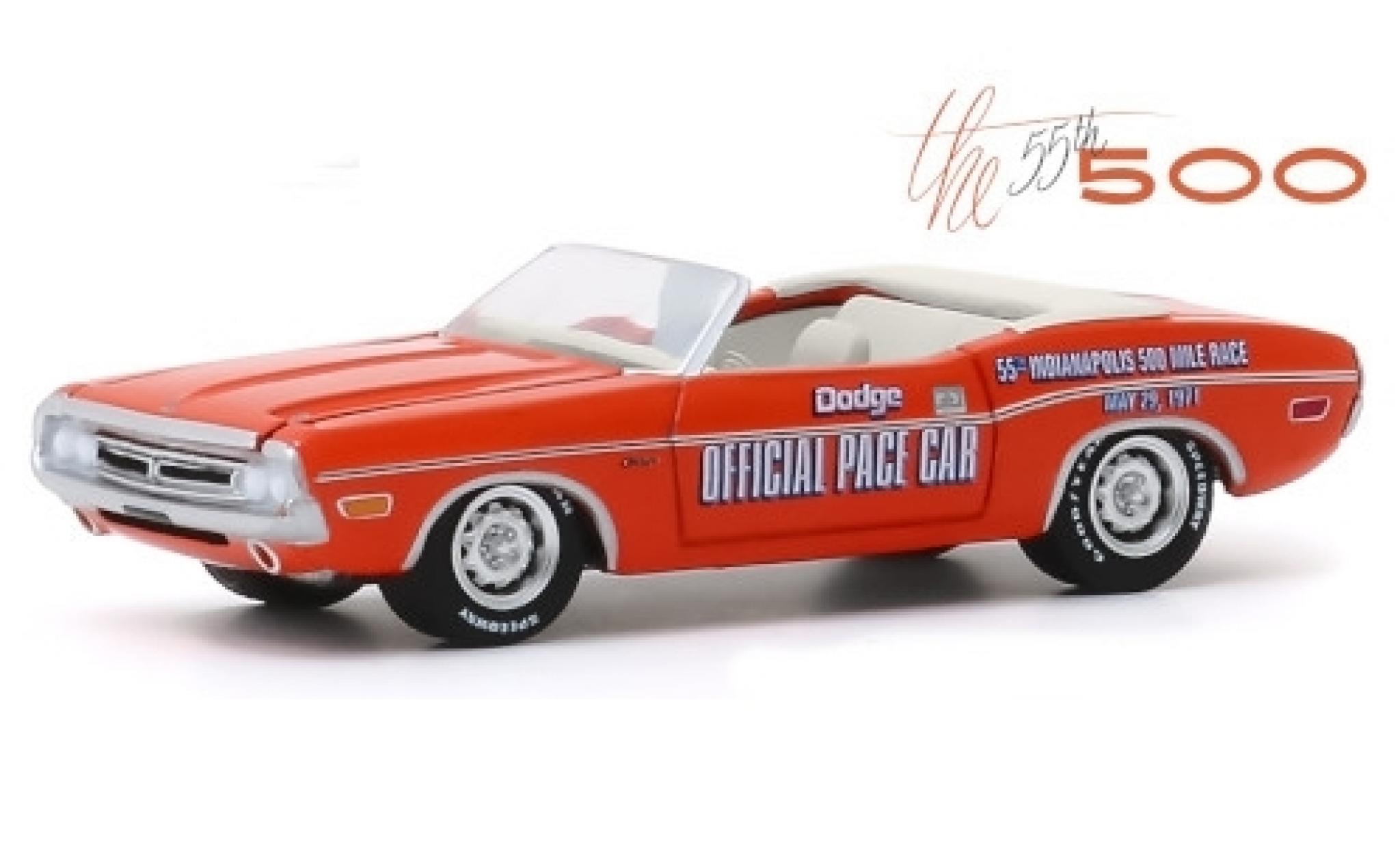 Dodge Challenger 1/64 Greenlight Cabriolet oranje/Dekor Official Pace Car 1971 55th Indianapolis 500 Mile Race modelauto