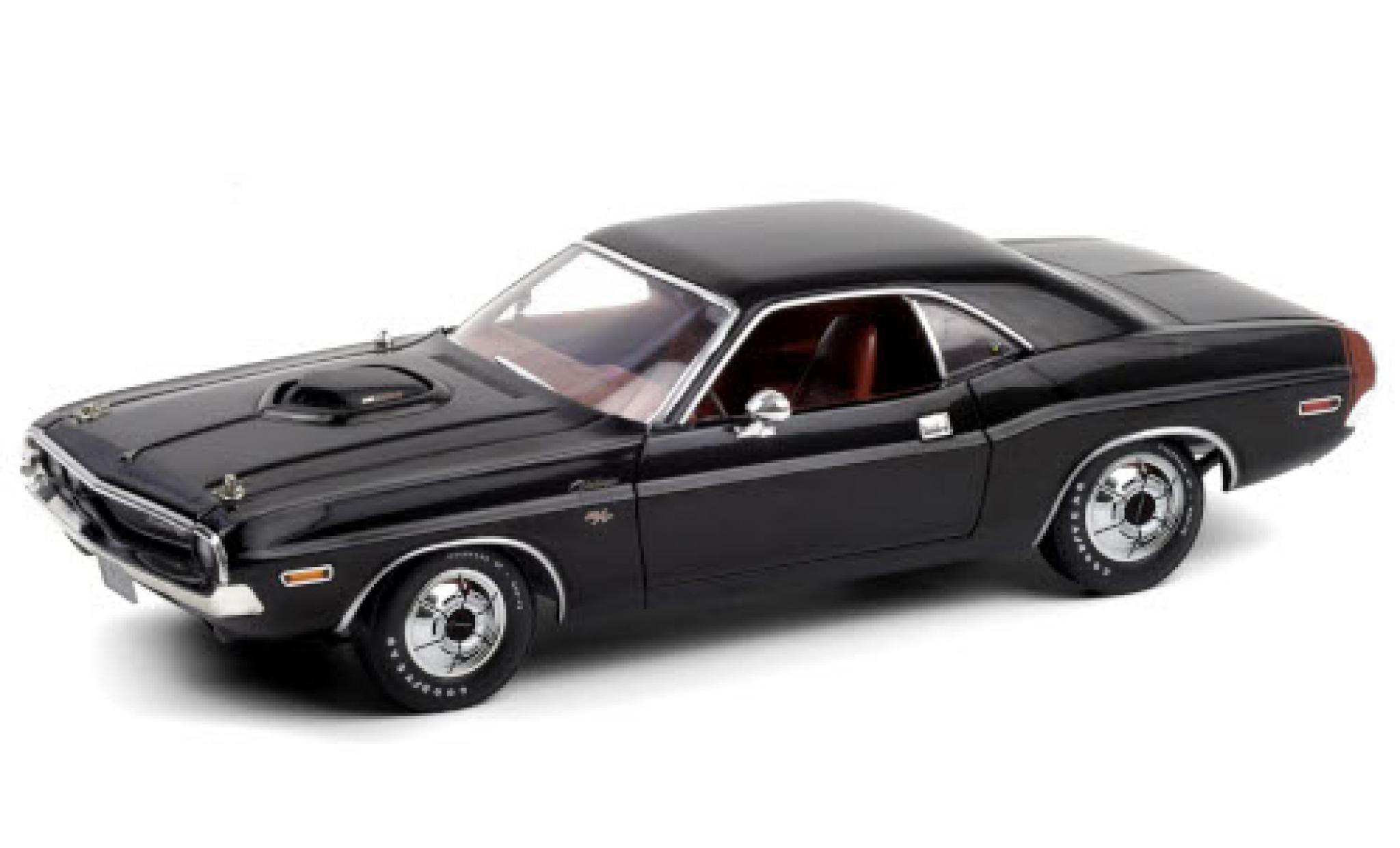 Dodge Challenger 1/18 Greenlight R/T 440 6-Pack zwart 1970 modelauto