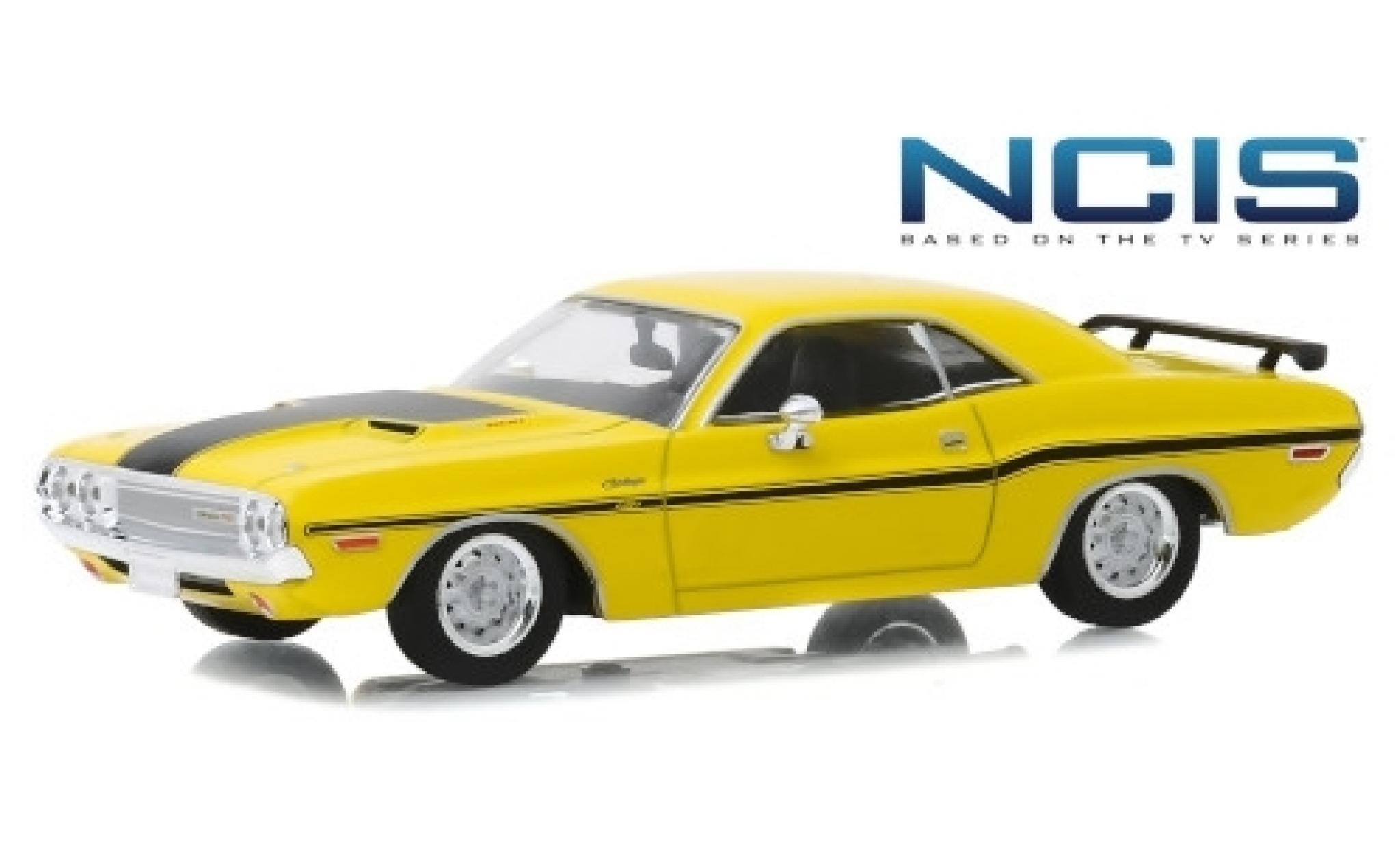 Dodge Challenger 1/43 Greenlight R/T geel/matt-zwart NCIS - Based on the TV Series 1970 modelauto