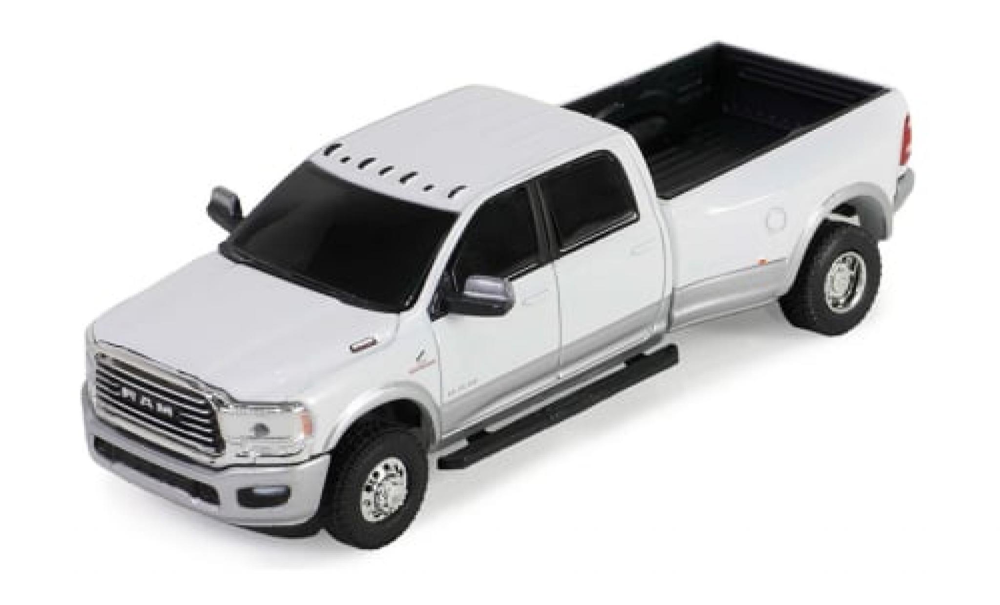 RAM 3 1/64 Greenlight Dodge 500 Laramie Dually wit 2020 1:64 modelauto