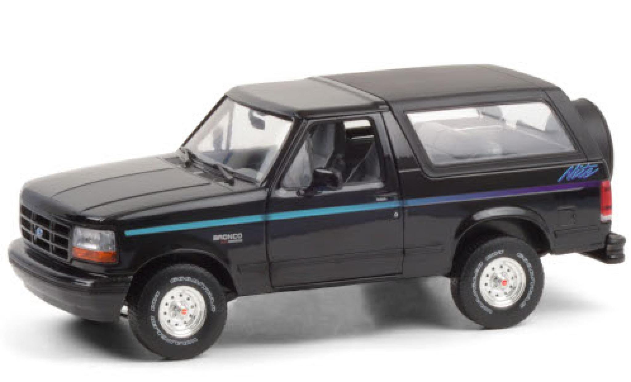 Ford Bronco 1/18 Greenlight Nite Edition zwart/Dekor 1992 modelauto