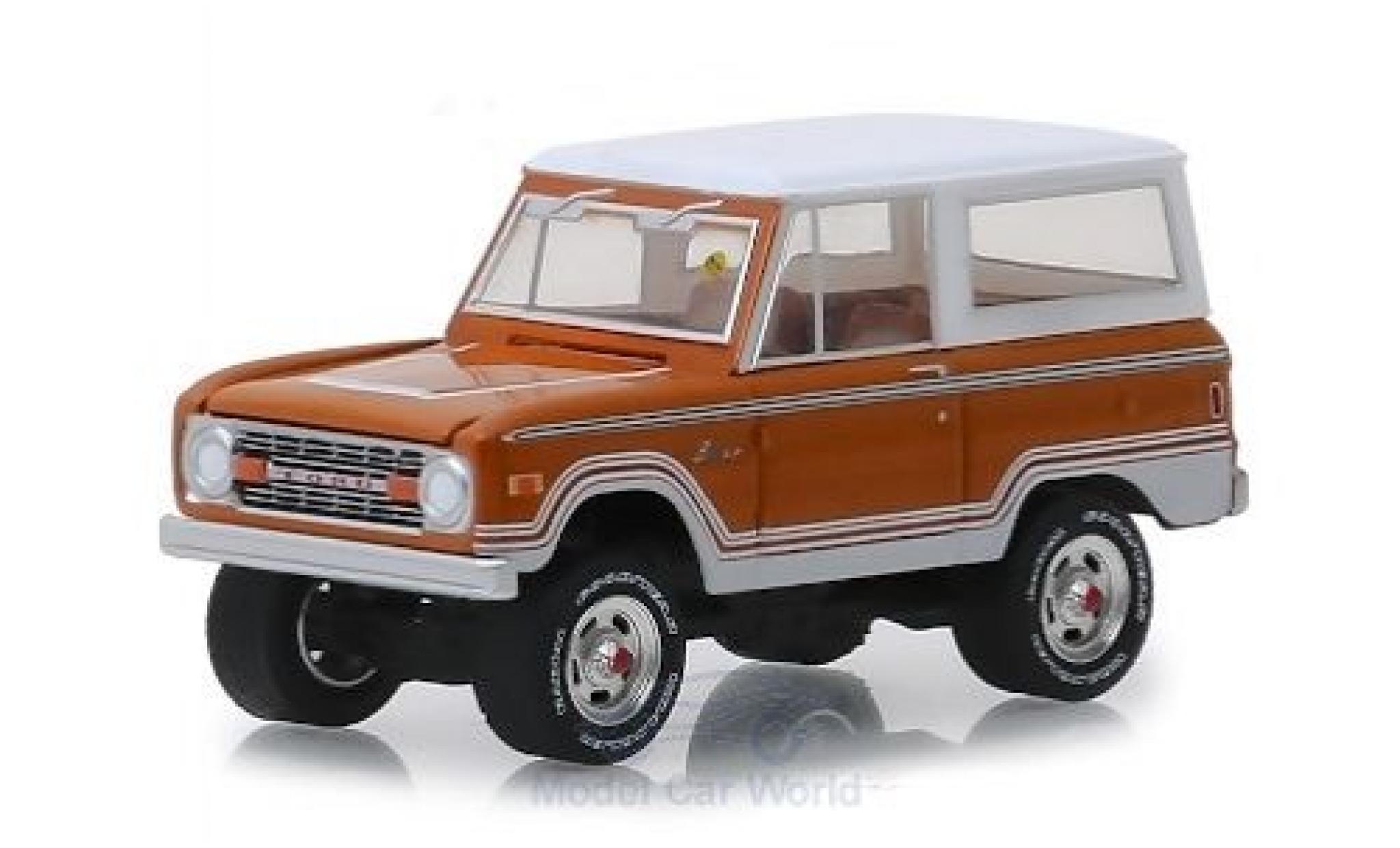 Ford Bronco 1/64 Greenlight Ranger bruin/wit 1977 modelauto