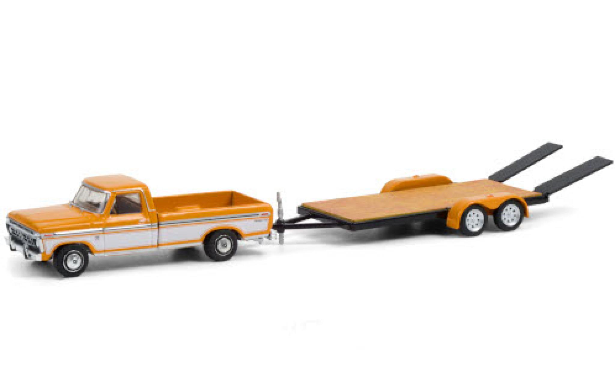 Ford F-1 1/64 Greenlight 50 Ranger XLT Trailer Special geel/wit 1976 mit Zweiachs-PKW-Anh&auml;nger und Auffahrrampen modelauto