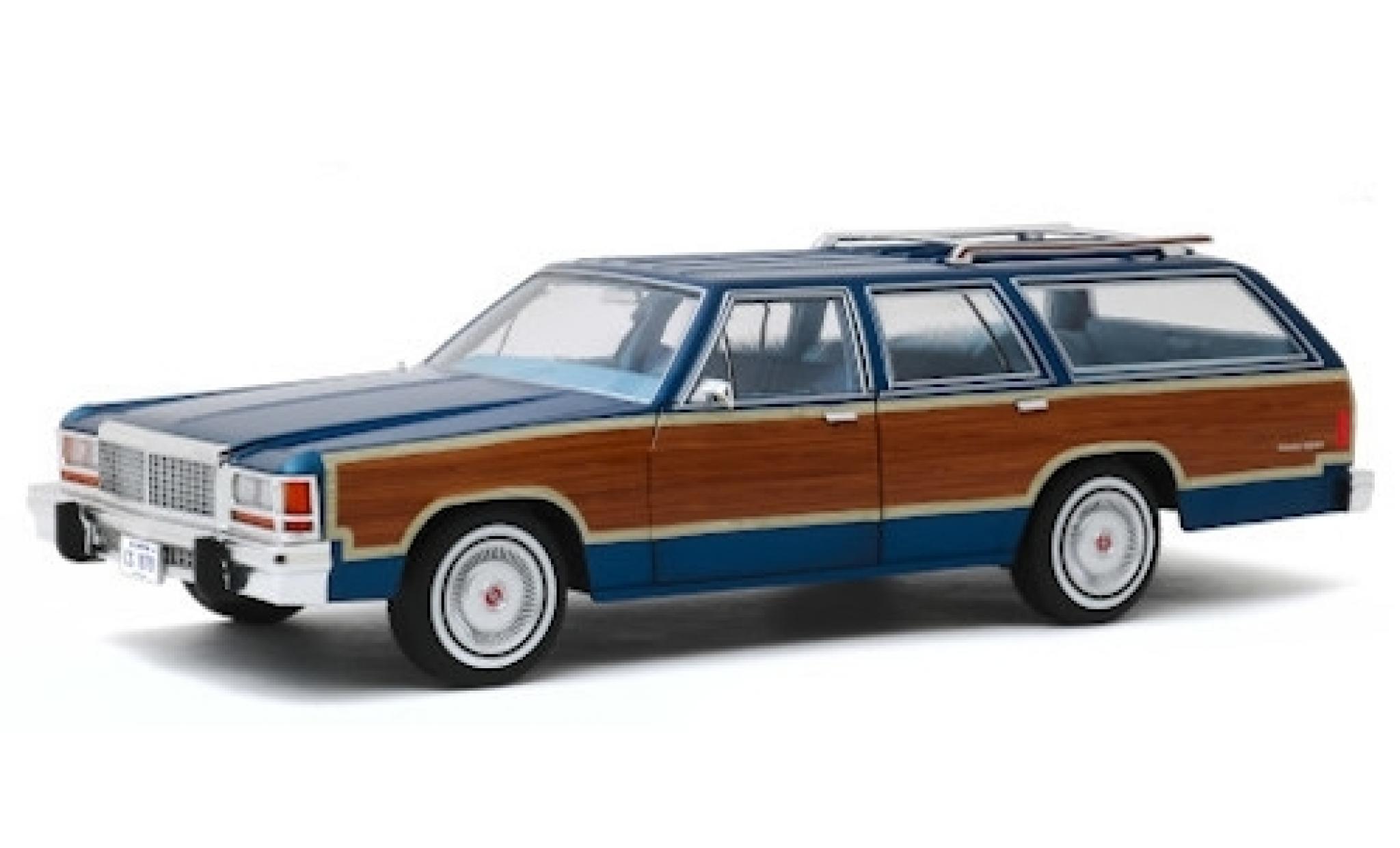 Ford LTD 1/18 Greenlight Country Squire metallic blauw/Holzoptik 1979 Artisan Collection modelauto