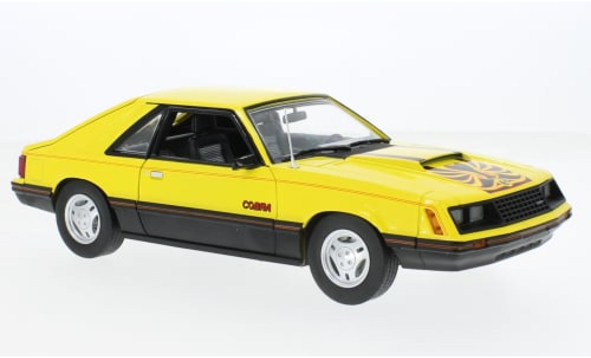 Ford Mustang 1/18 Greenlight Cobra Fastback geel/zwart 1979 1:18 modelauto