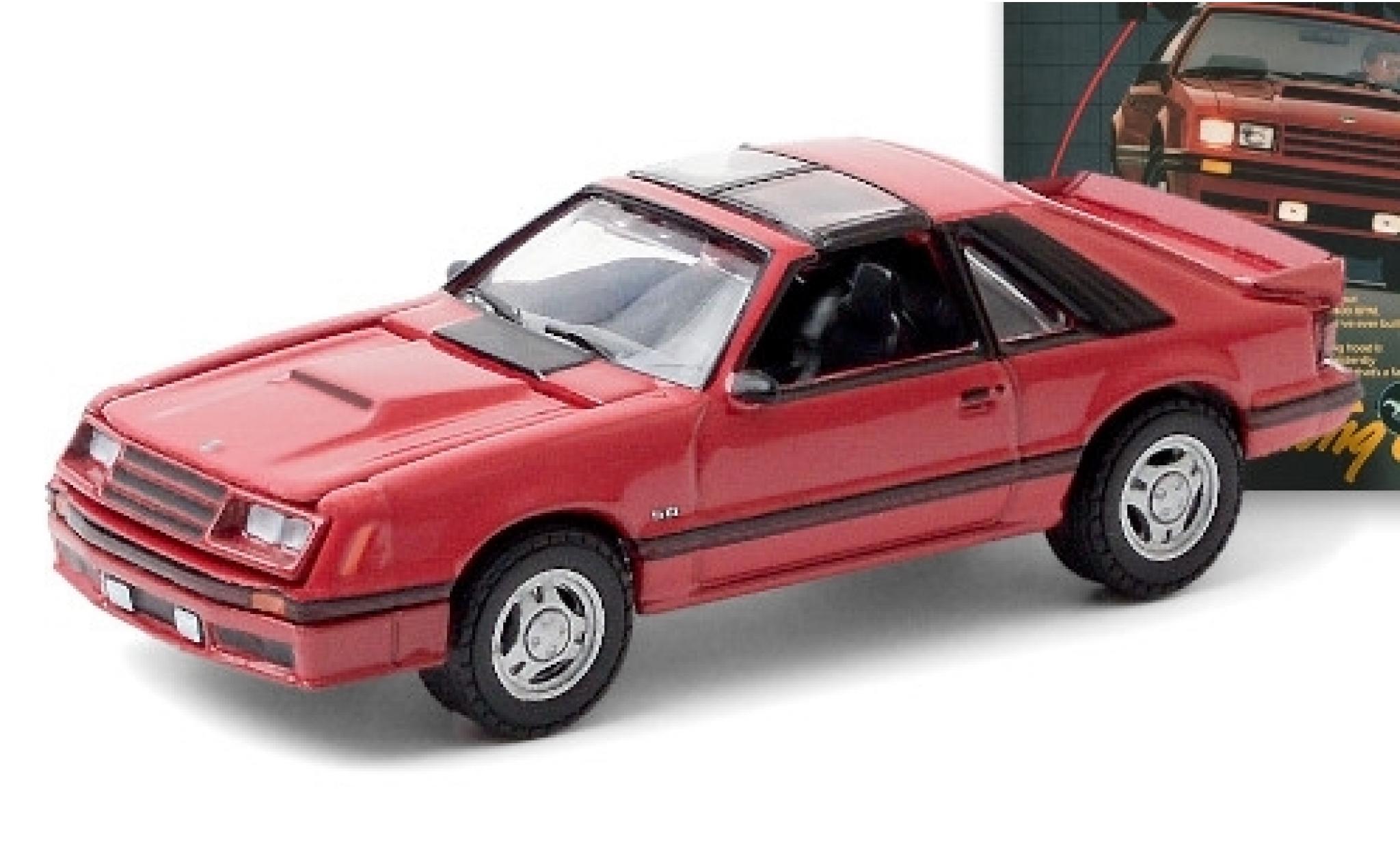 Ford Mustang 1/64 Greenlight GT rood 1982 modelauto