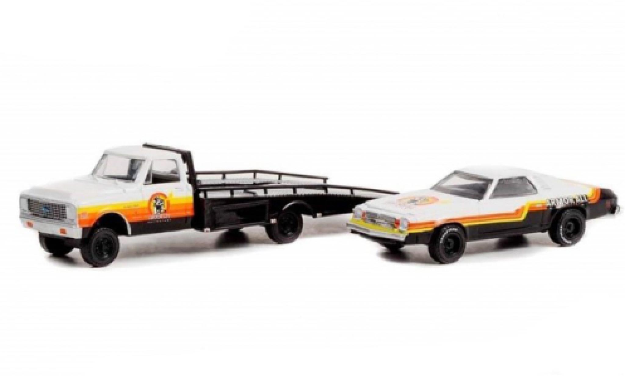 Chevrolet C-30 1/64 Greenlight Ramp Truck Armor All 1972 modelauto