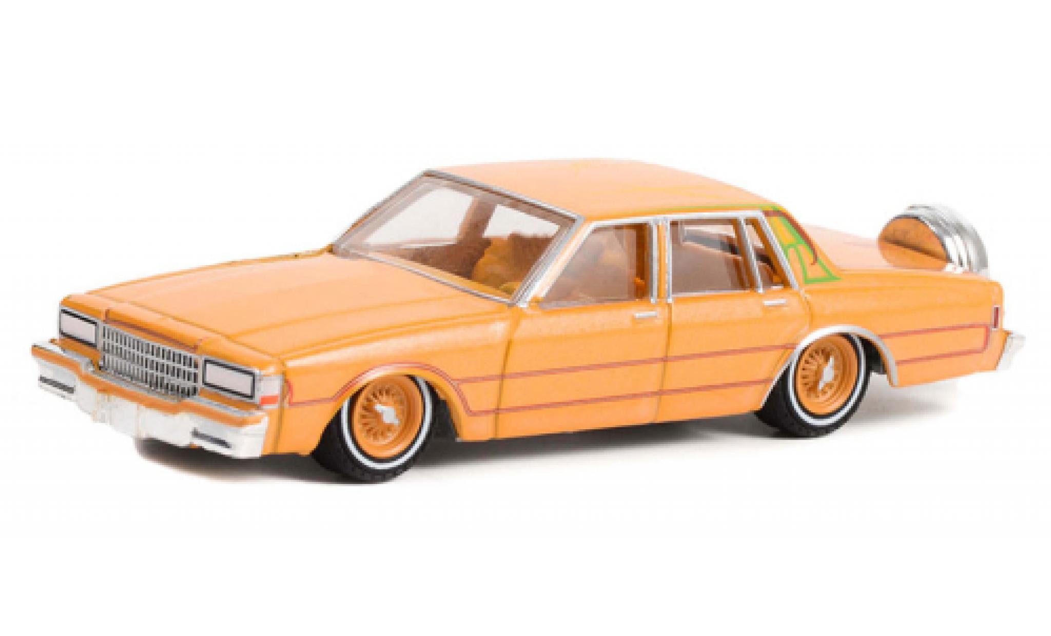 Chevrolet Caprice Classic 1/64 Greenlight oranje/Dekor 1990 modelauto
