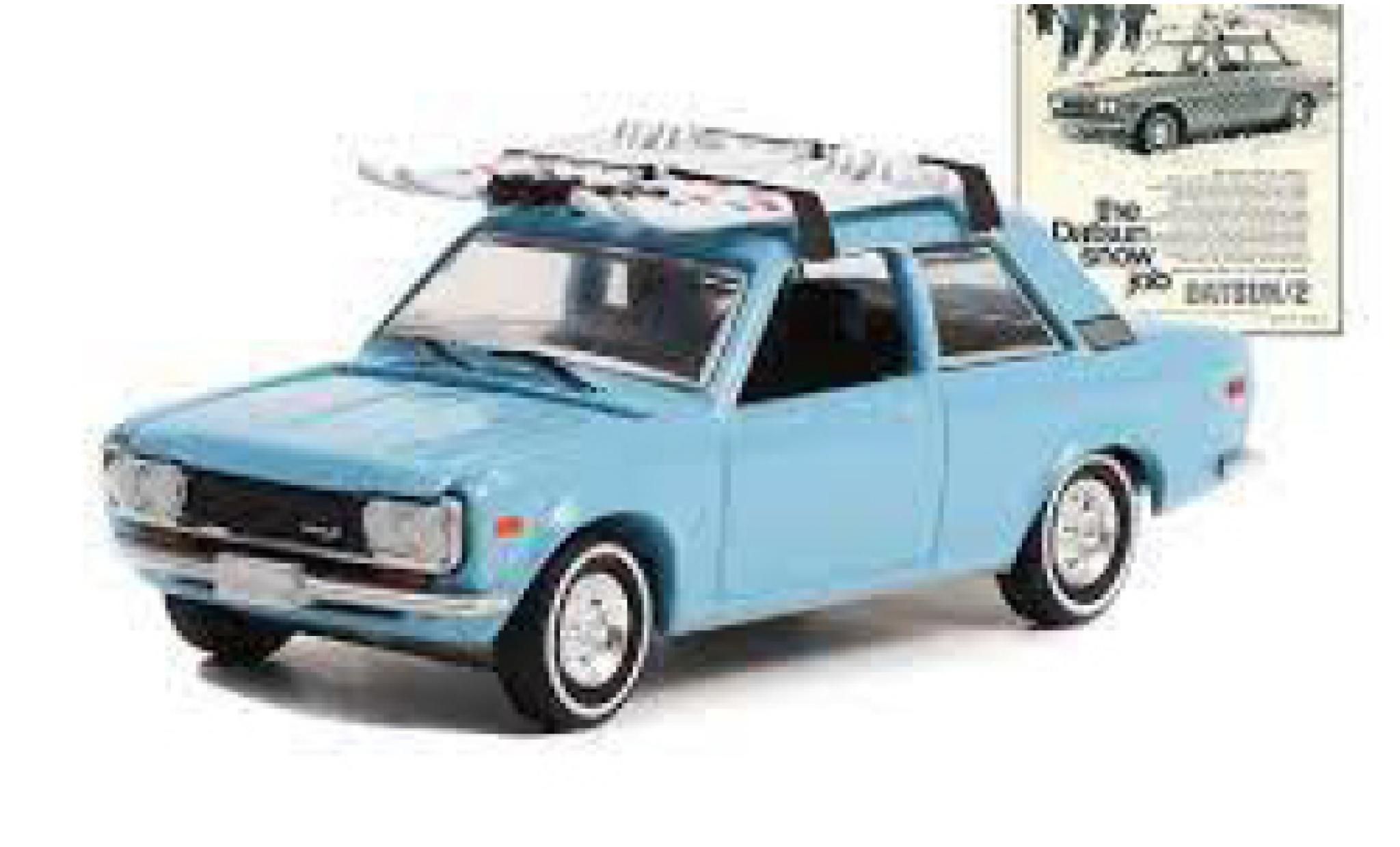 Datsun 510 1/64 Greenlight blauw clair 1970 modelauto