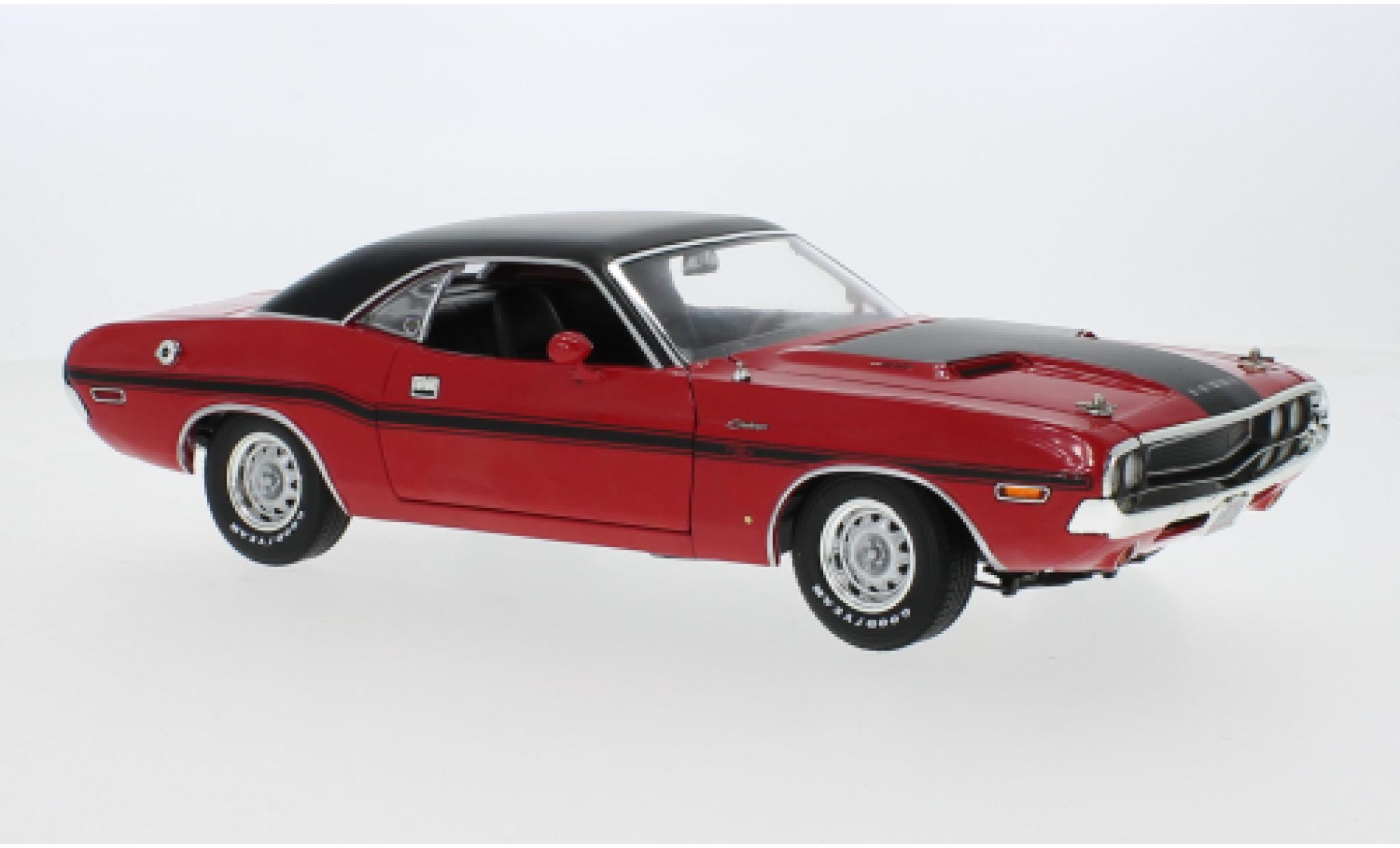 Dodge Challenger 1/18 Greenlight R/T 440 Six-Pack rood/zwart M. Norms 1970 modelauto