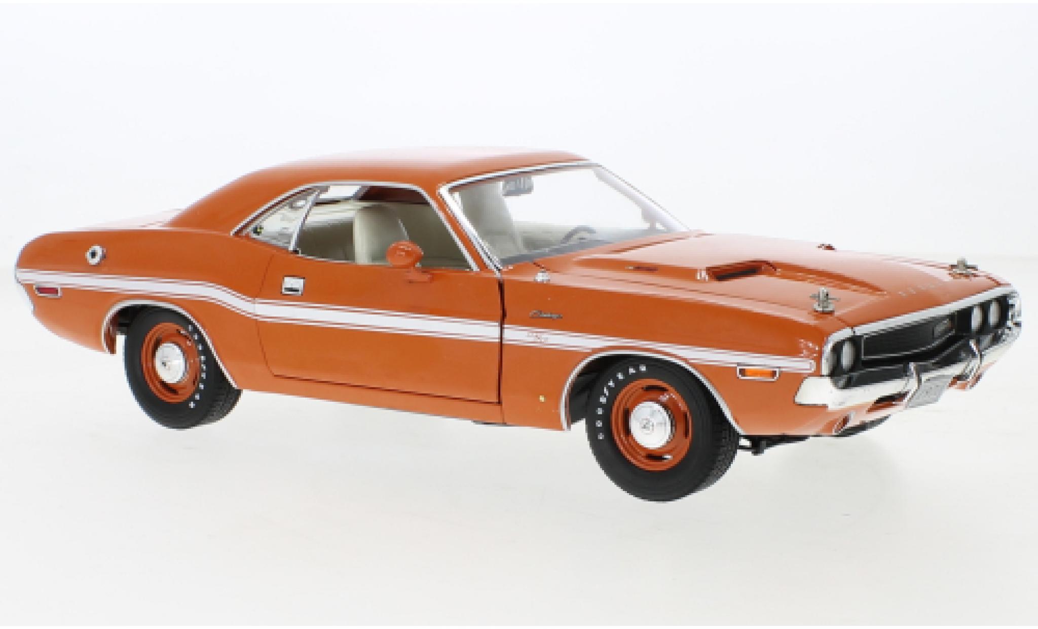 Dodge Challenger 1/18 Greenlight R/T oranje/wit 1970 modelauto