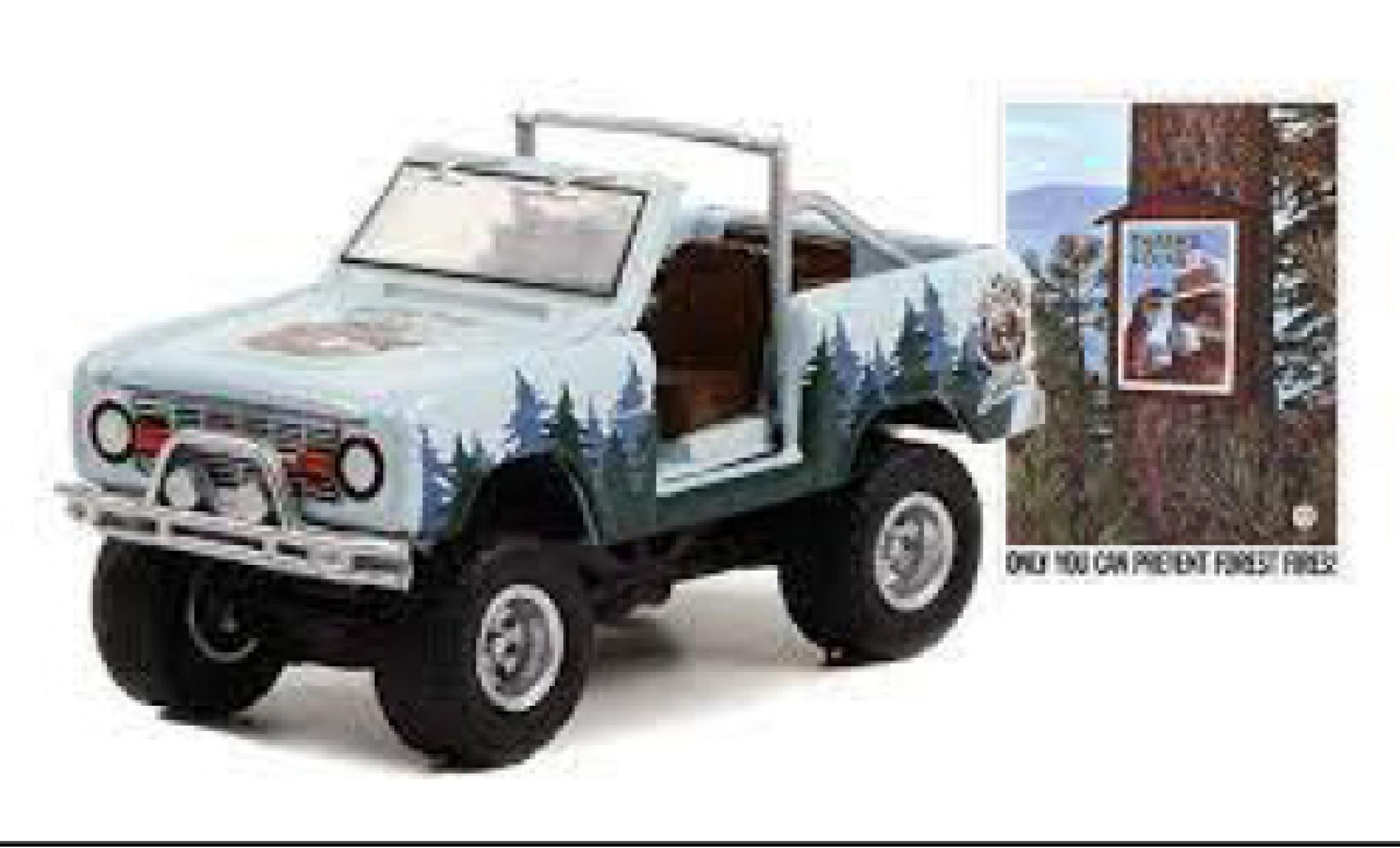 Ford Bronco 1/64 Greenlight blauw clair/D&eacute;corer Smokey Bear 1967 modelauto