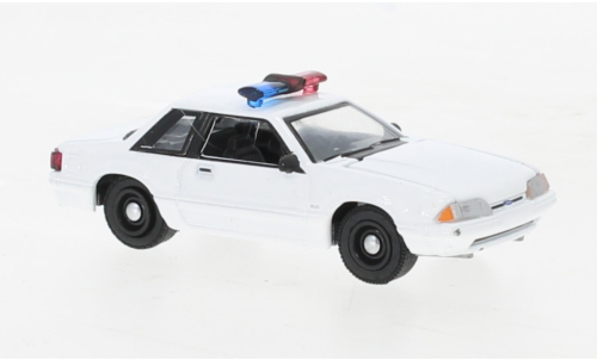 Ford Mustang 1/64 Greenlight SSP wit Politie (USA) 1987 modelauto