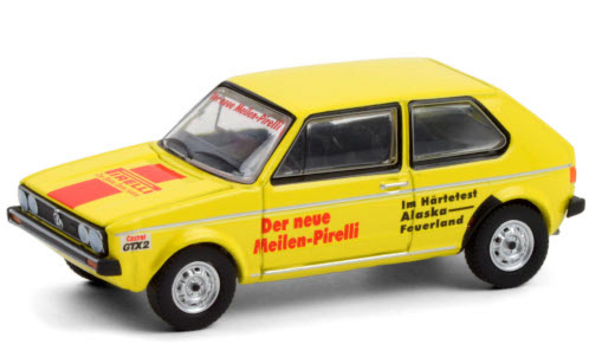 Volkswagen Golf 1/64 Greenlight I geel/Dekor Pirelli 1974 H&auml;rtetest: Alaska - Feuerland modelauto