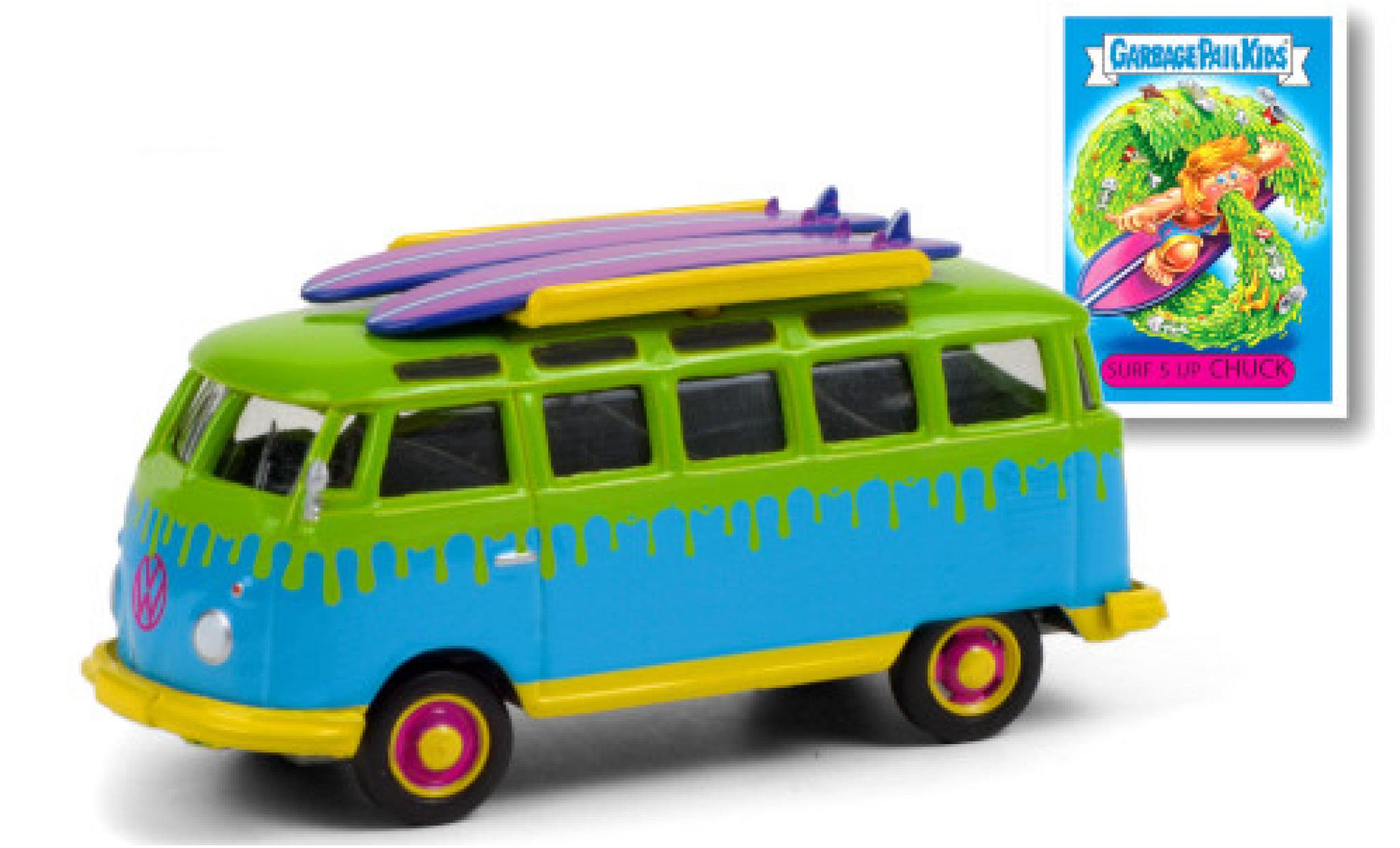 Volkswagen T1 1/64 Greenlight Samba blauw/groen GPK - Garbage Pail Kids 1964 mit Surfboards auf Dachgep&auml;cktr&auml;ger modelauto