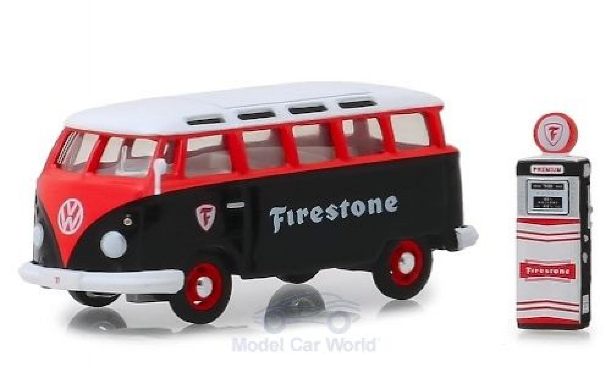 Volkswagen T1 1/64 Greenlight Samba Bus zwart/rood Firestone 1964 mit Zapfs&auml;ule modelauto