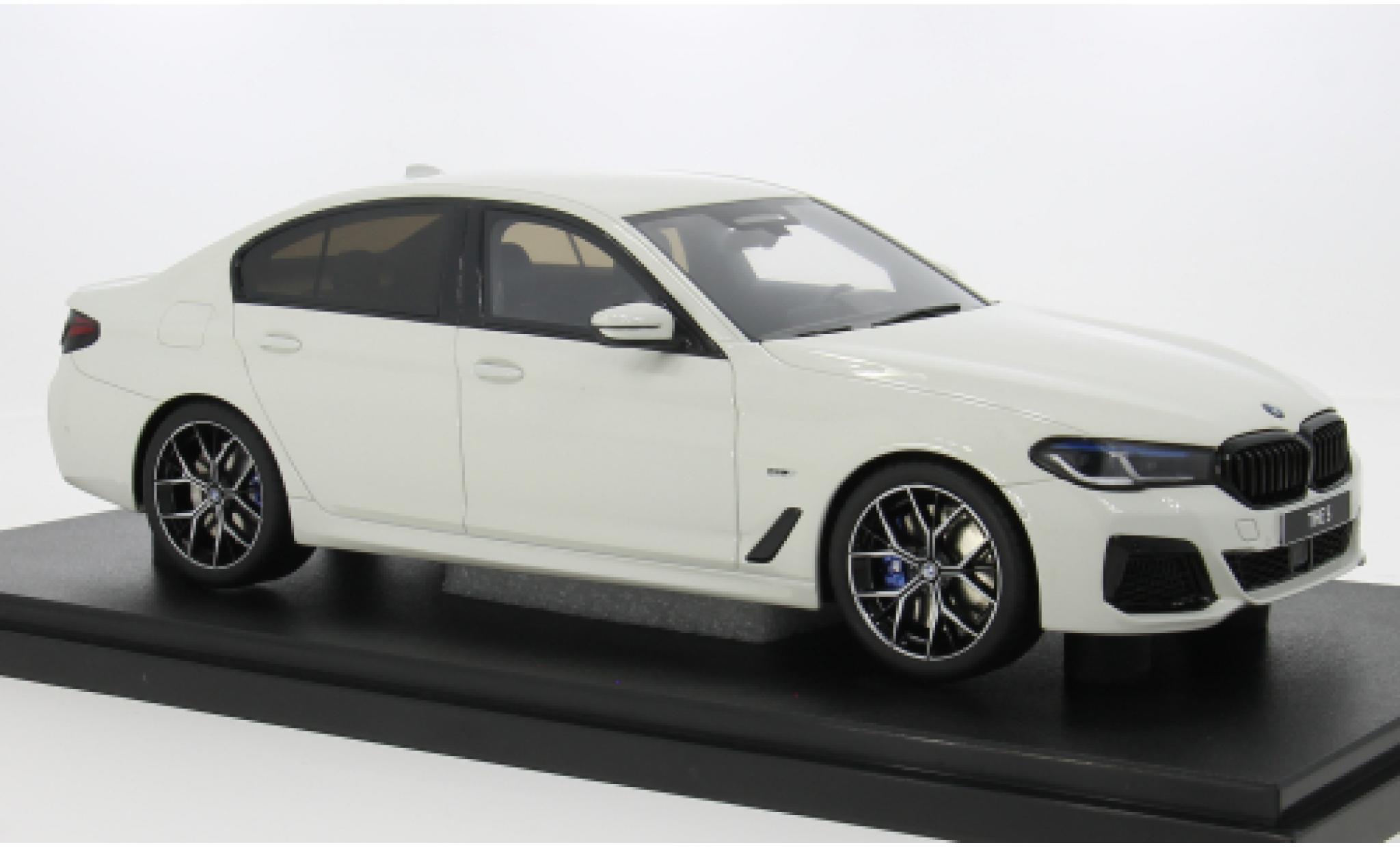 Bmw 545 1/18 GT Spirit E X Drive Saloon M Sport (G60) wit 2023 1:18 modelauto
