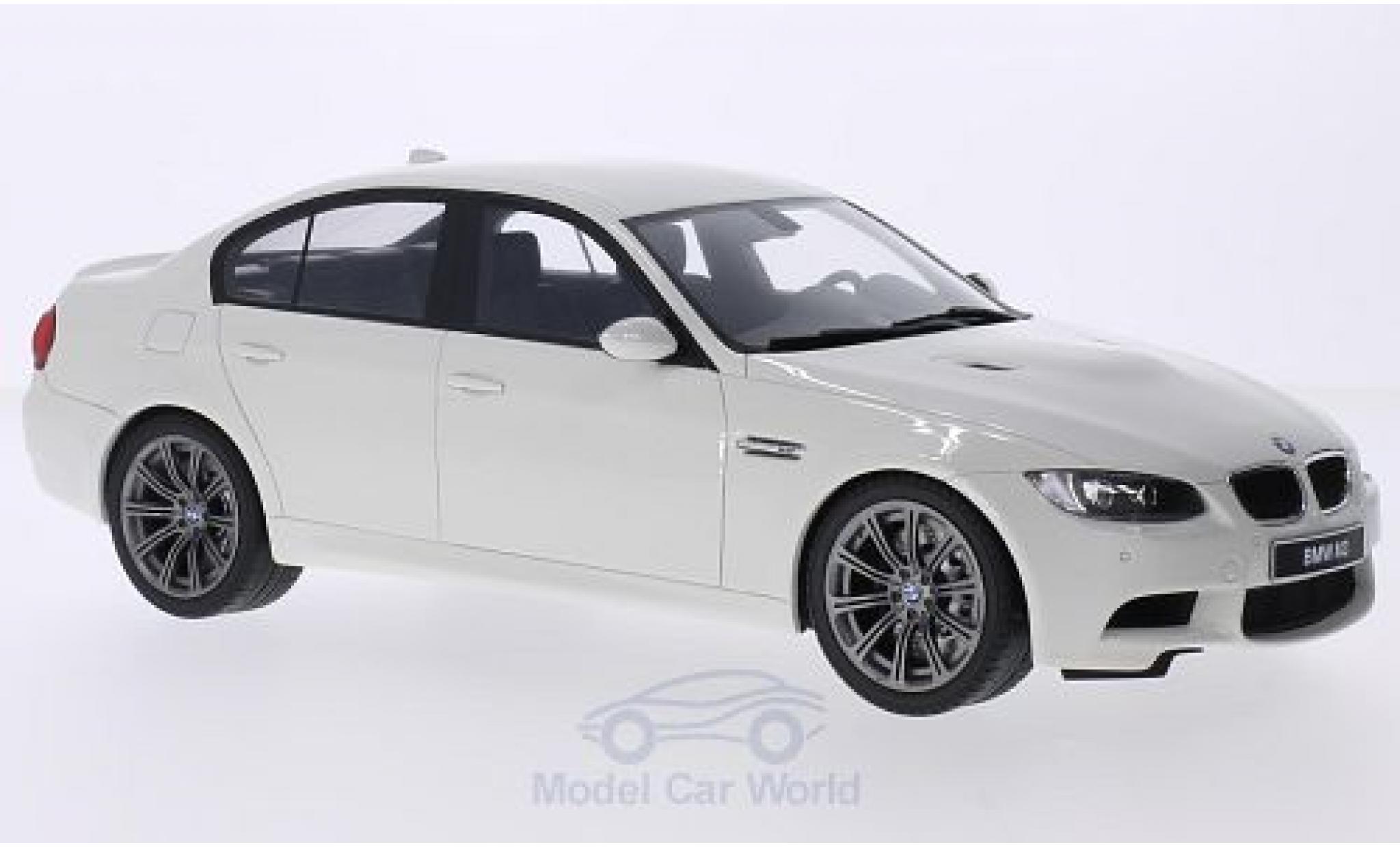 Bmw M3 1/18 GT Spirit (E90) wit 2008 modelauto
