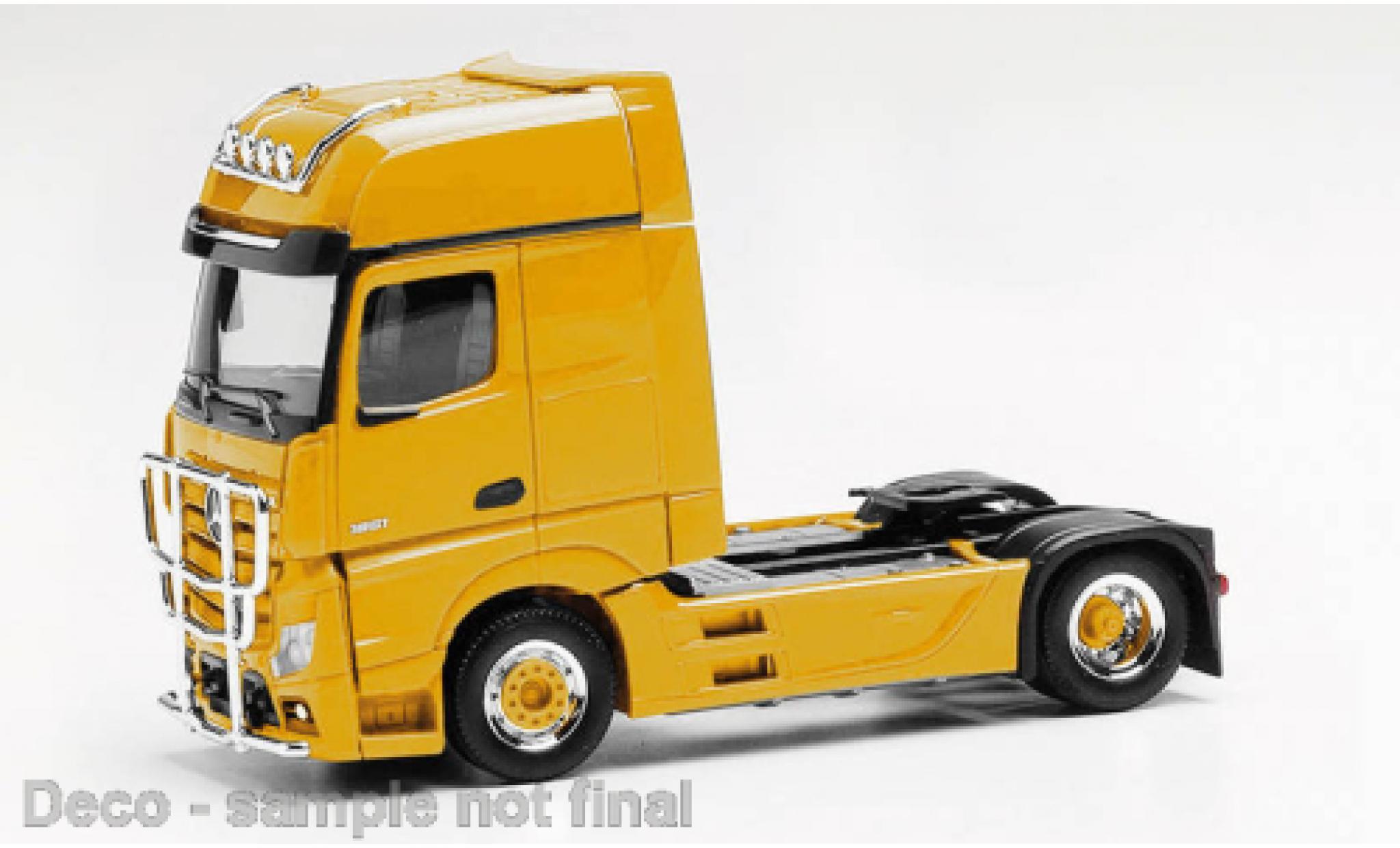 Mercedes Actros 1/87 Herpa Gigaspace geel modelauto