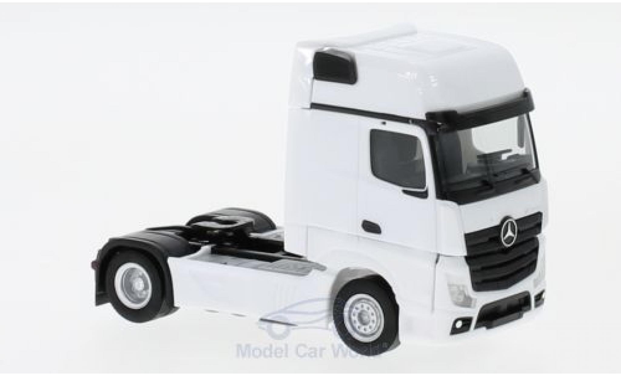 Mercedes Actros 1/87 Herpa Gigaspace wit 2018 Zugmaschine modelauto
