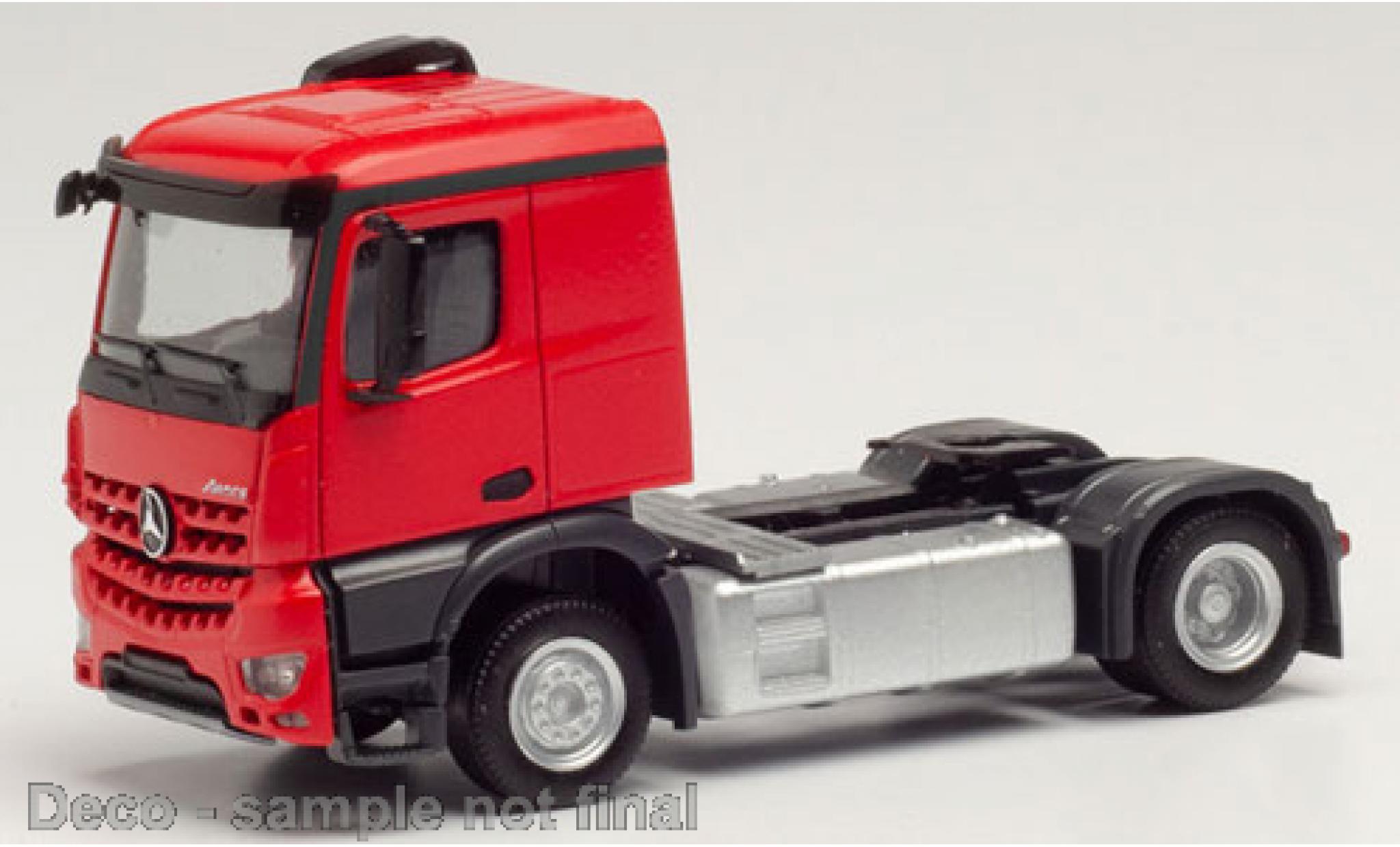 Mercedes CLA 1/87 Herpa Arocs Classic rood modelauto