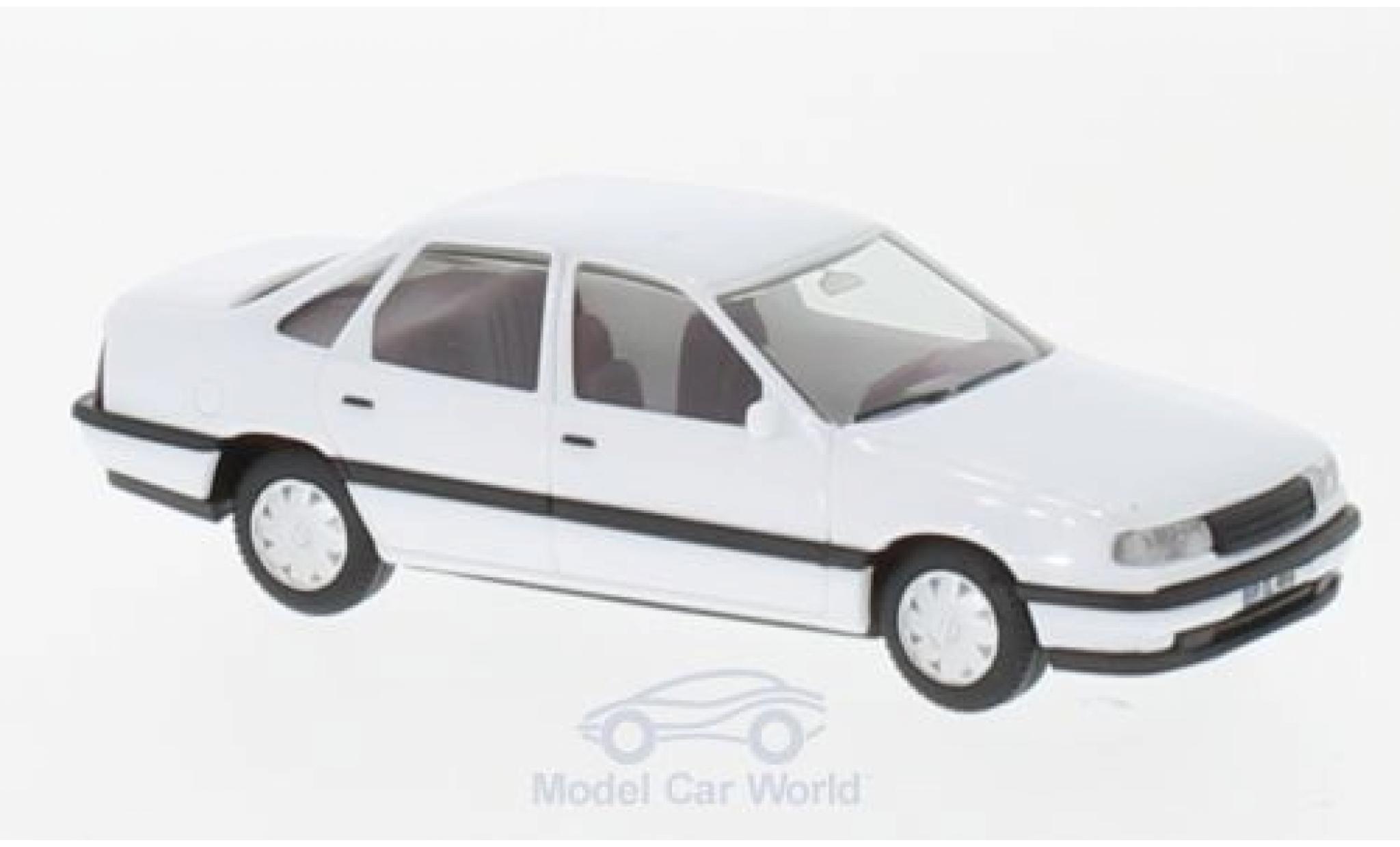 Opel Vectra 1/87 Herpa A wit H-Edition mit Kennzeichenbedruckung modelauto