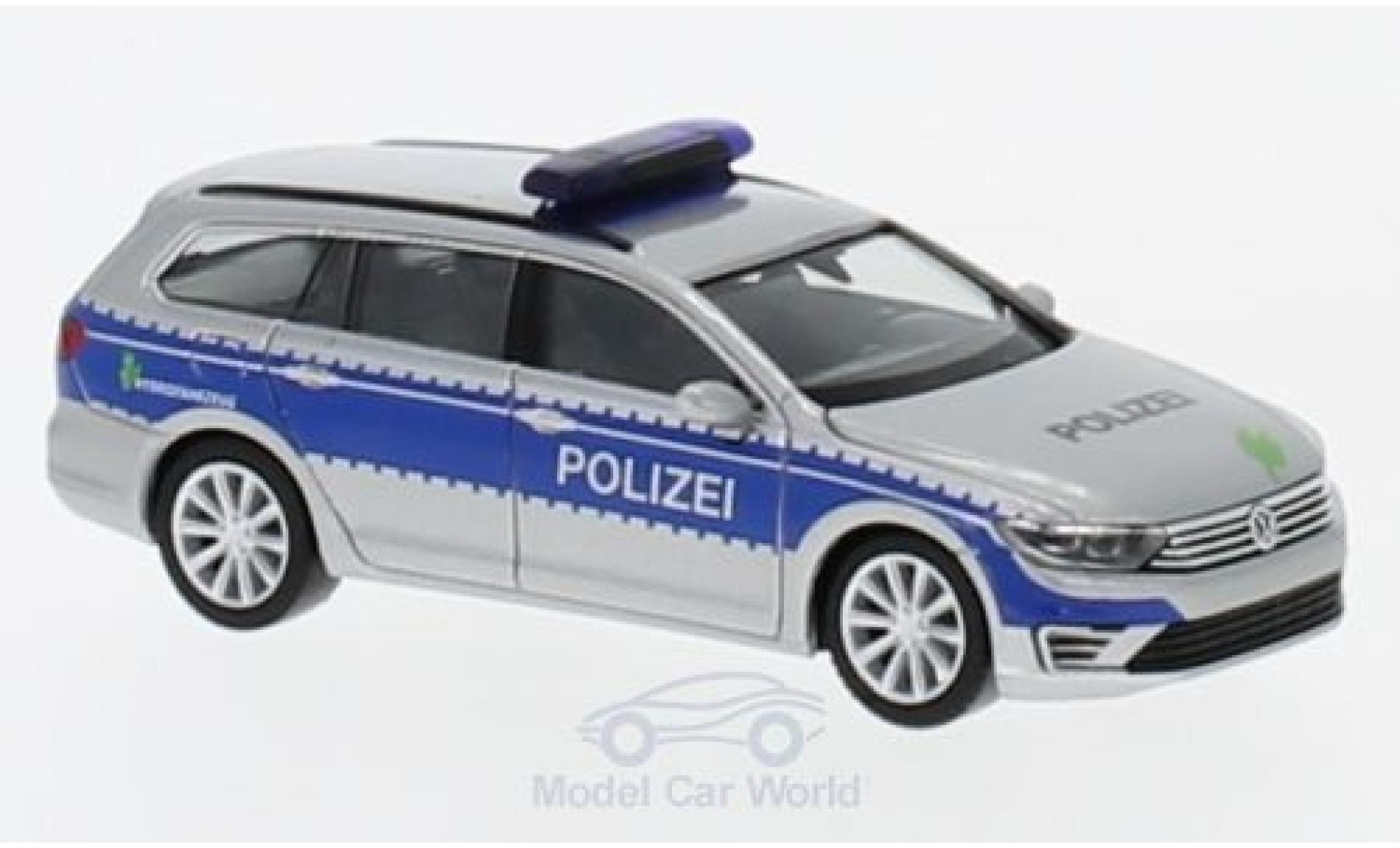Volkswagen Passat 1/87 Herpa Variant GTE Politie Hamburg modelauto