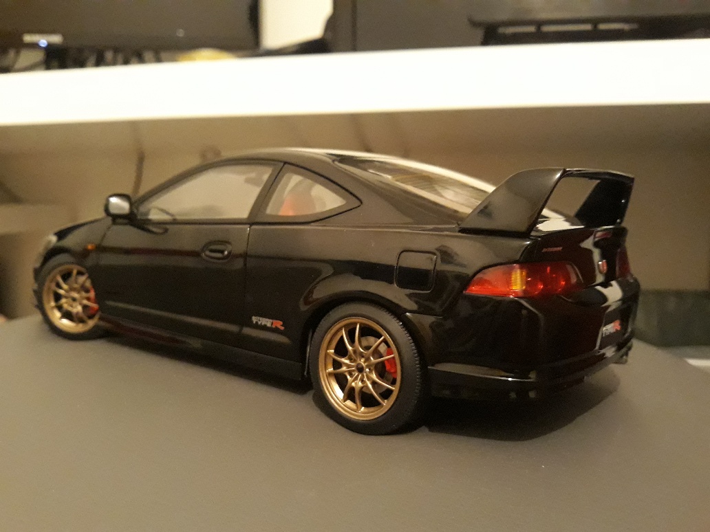 Honda Integra Type R DC5 zwart jantes mugen 17 pouces 1/18 Autoart