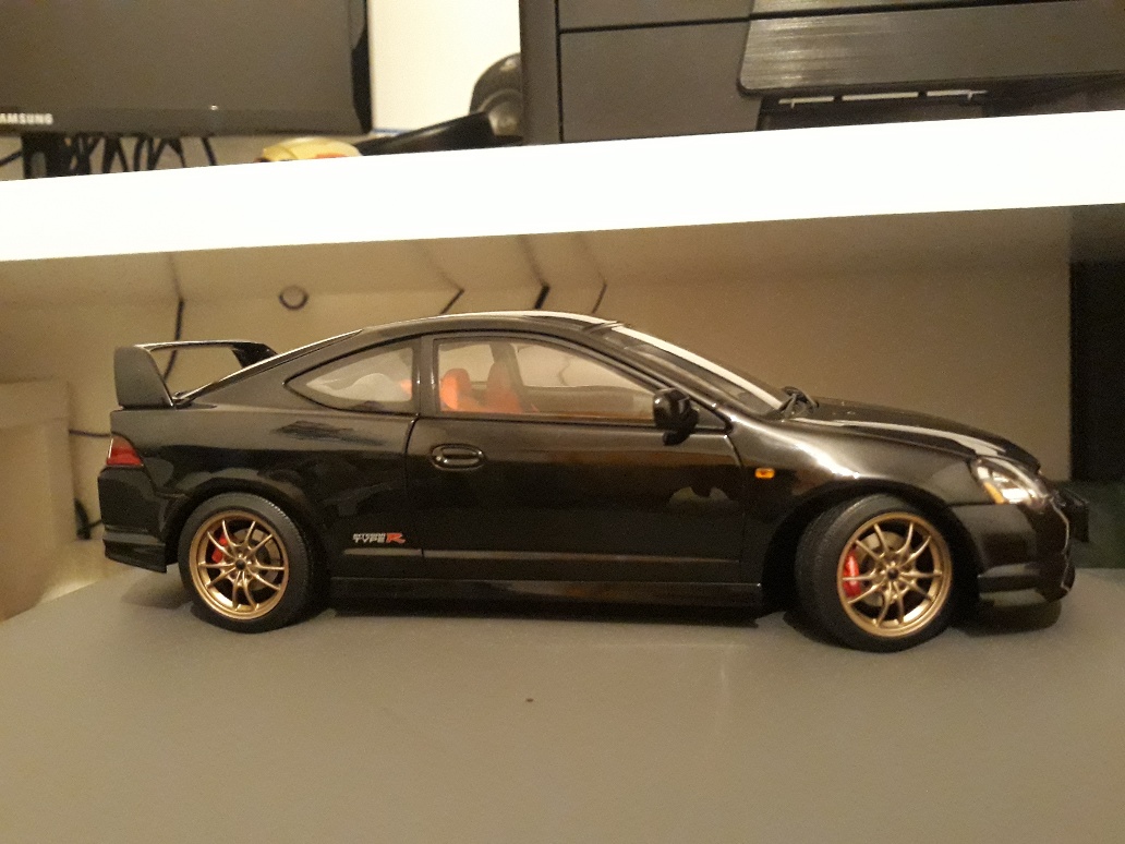 Honda Integra Type R DC5 zwart jantes mugen 17 pouces 1/18 Autoart