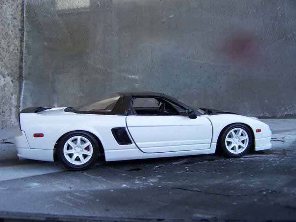 Honda NSX Base type r wit 1/18 Motormax