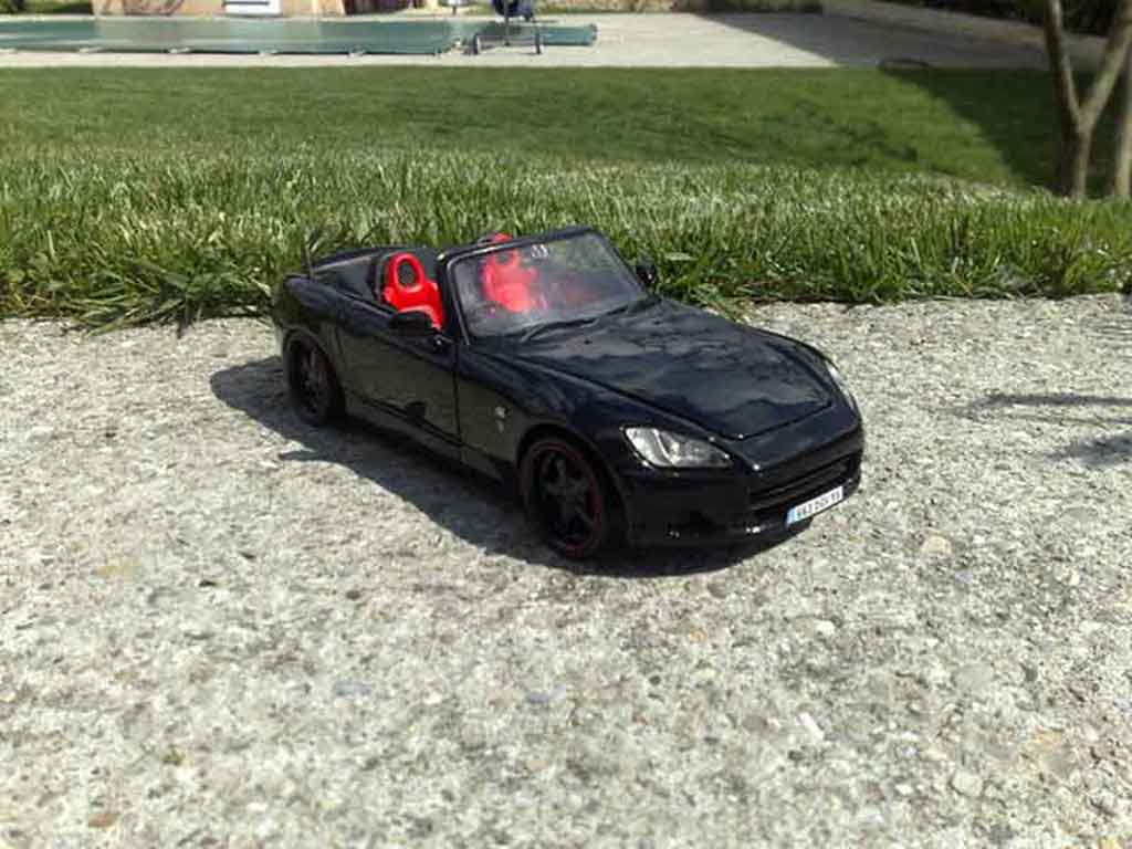 Honda S2000 Base zwart jantes 18 pouces 1/18 Maisto