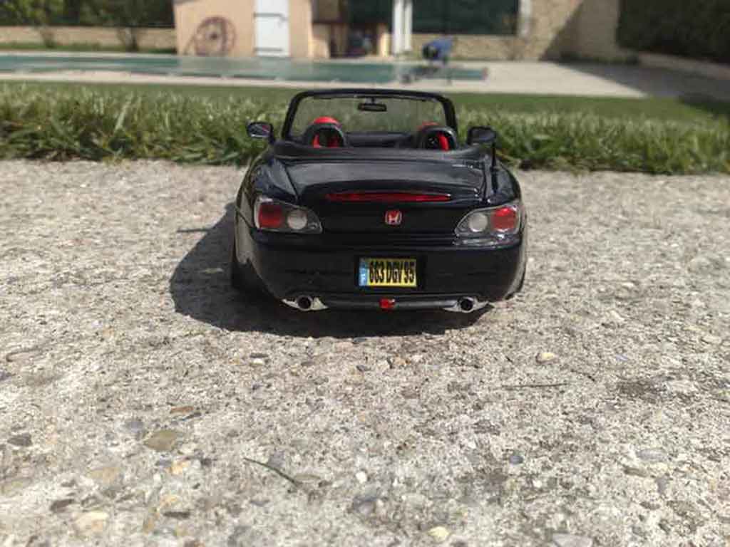 Honda S2000 Base zwart jantes 18 pouces 1/18 Maisto