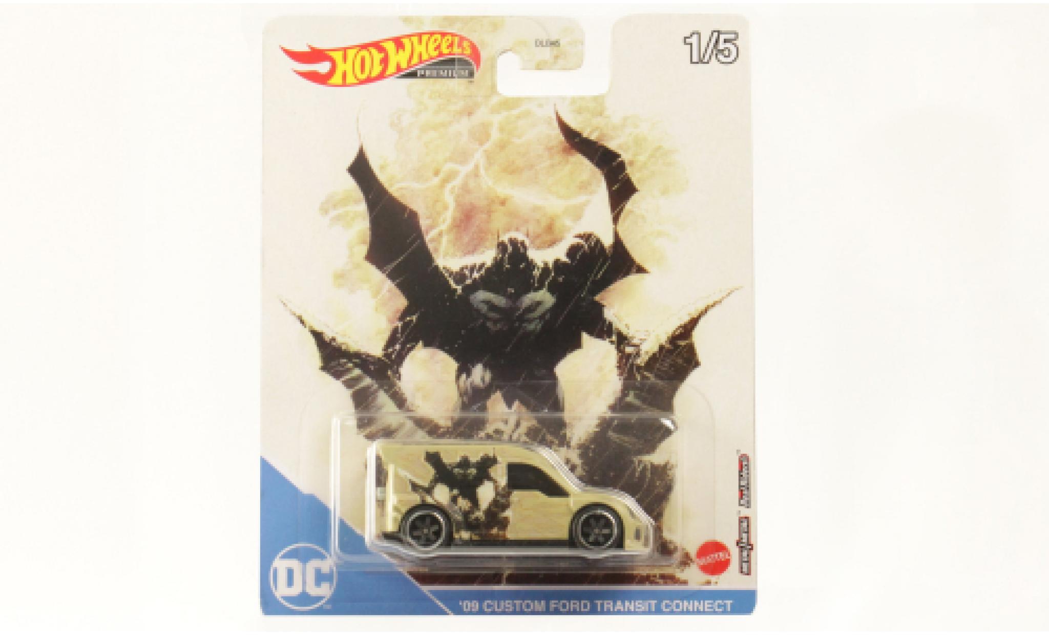 Ford Transit 1/64 Hot Wheels Premium Connect Douane beige Batman modelauto