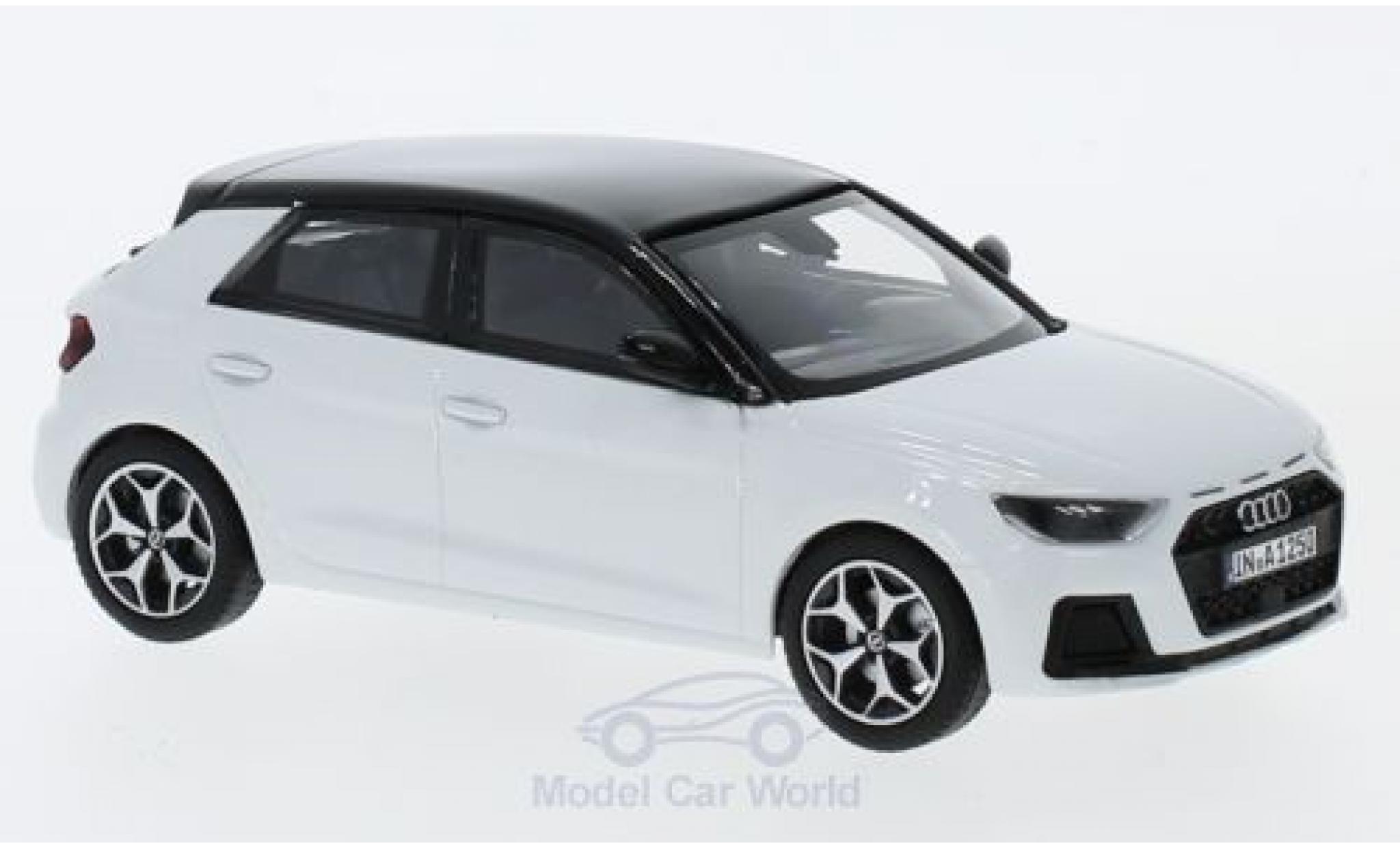 Audi A1 1/43 iScale Sportback metallic wit/zwart 2018 modelauto