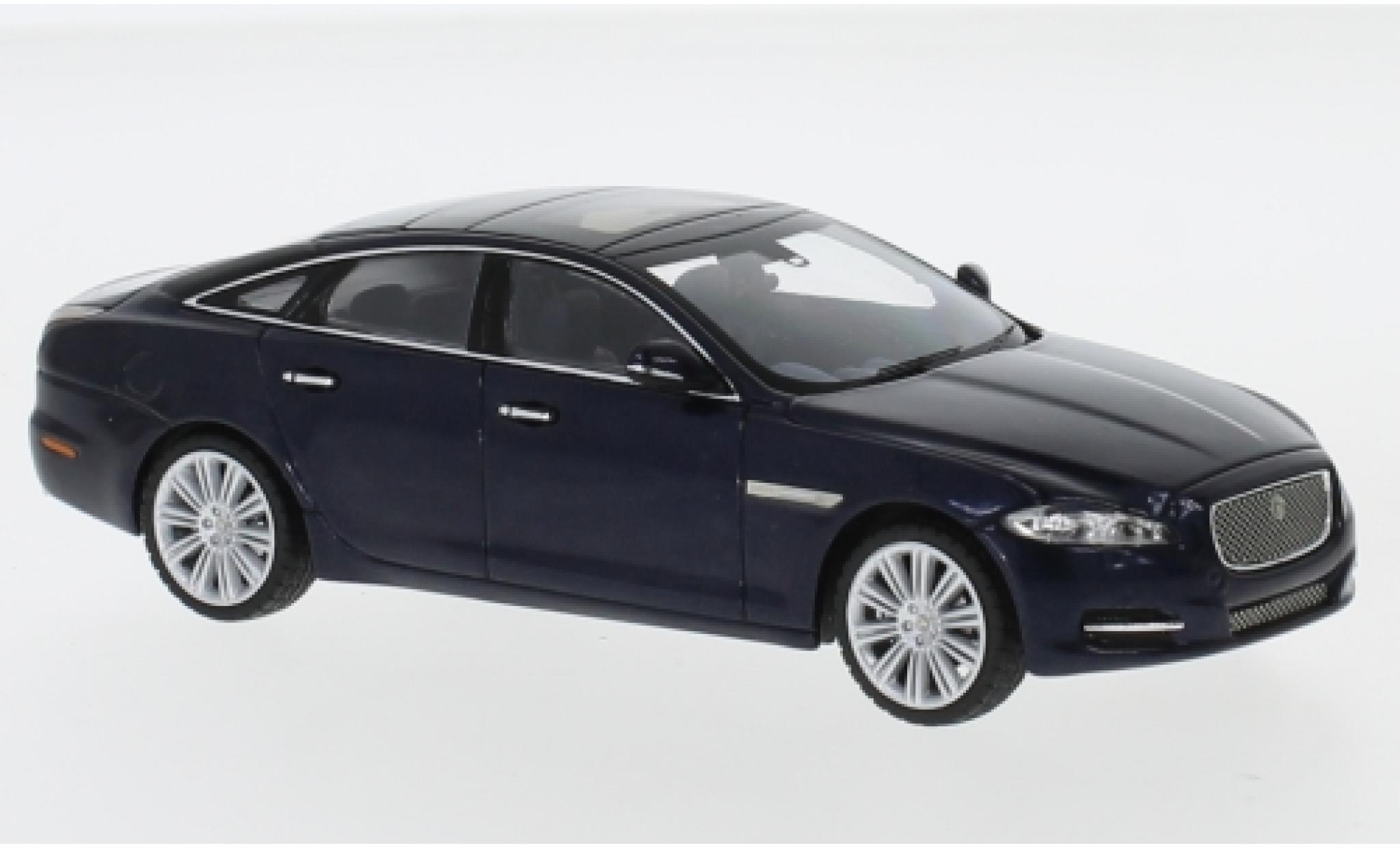 Jaguar XJ 1/43 IXO (X351) metallic blauw RHD 2009 modelauto