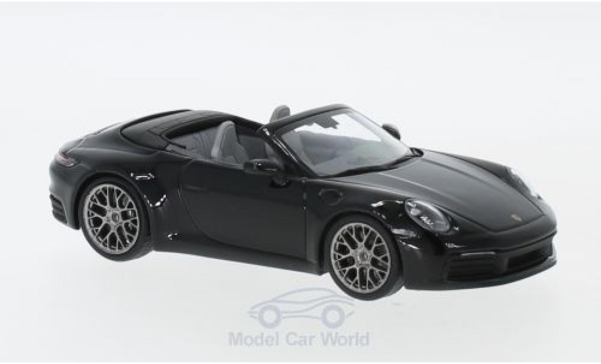 Porsche 992 1/43 Minichamps 911 () Carrera 4 Cabriolet zwart 2019 modelauto