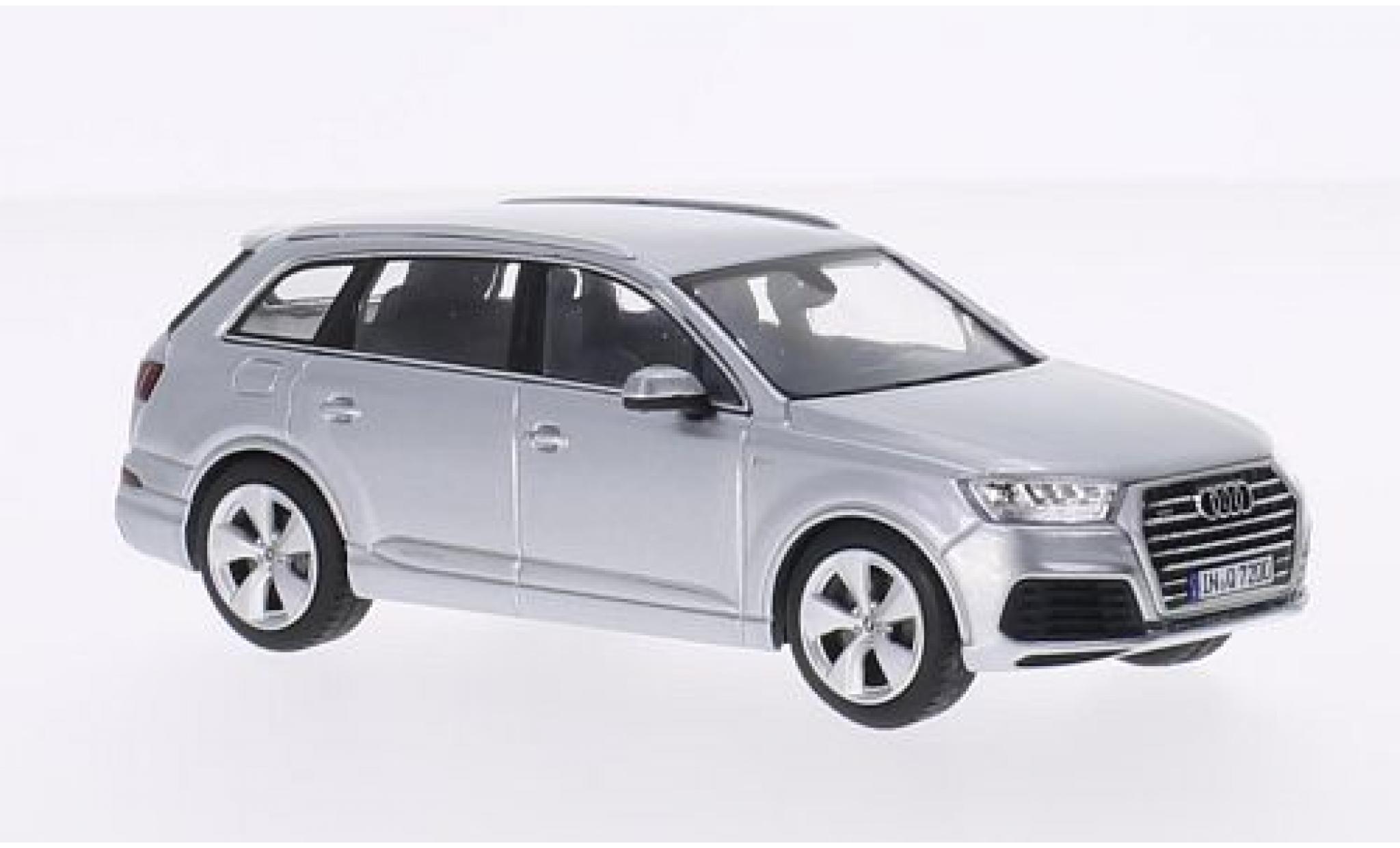 Audi Q7 1/43 Spark grijs 2015 modelauto