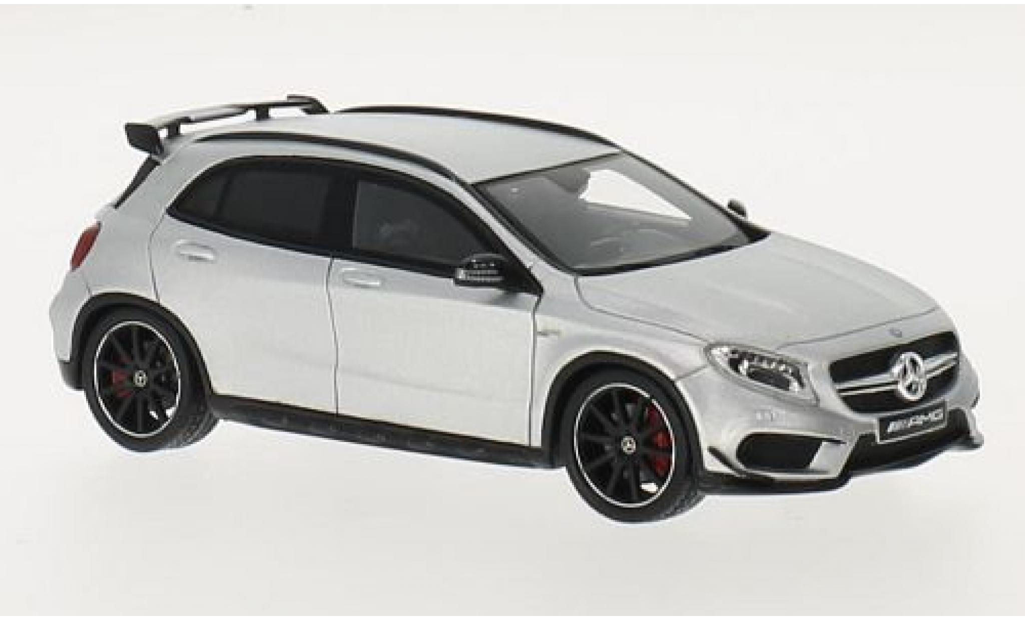 Mercedes Classe GLA 1/43 Spark AMG GLA 45 grijs modelauto