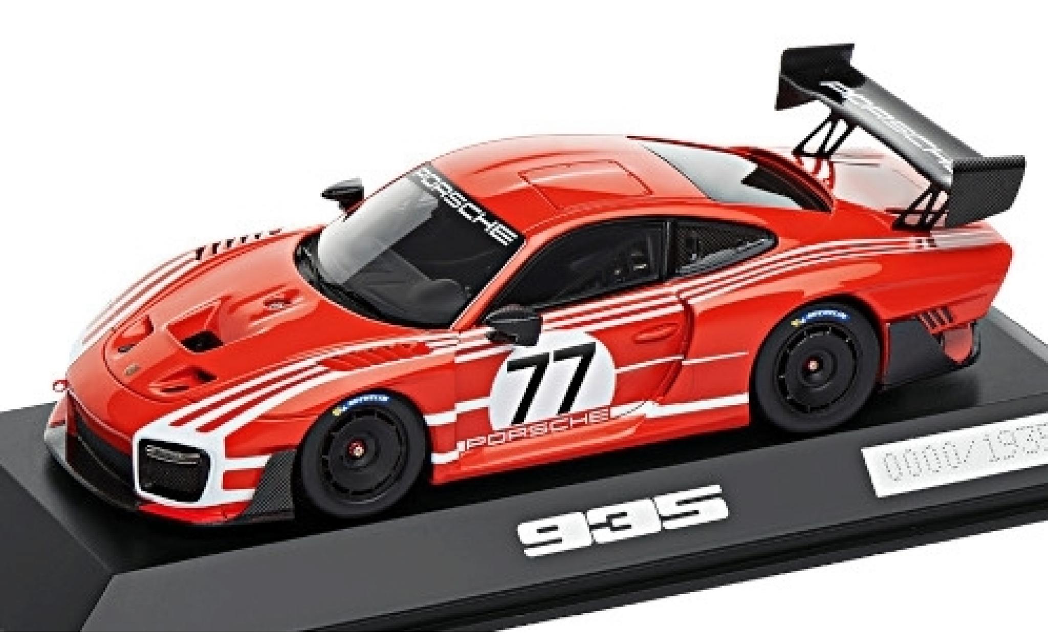 Porsche 991 GT2 RS 1/43 Spark 935 rood/wit No.77 Salzburg Basis: 911 GT2 RS Clubsport (.2) modelauto