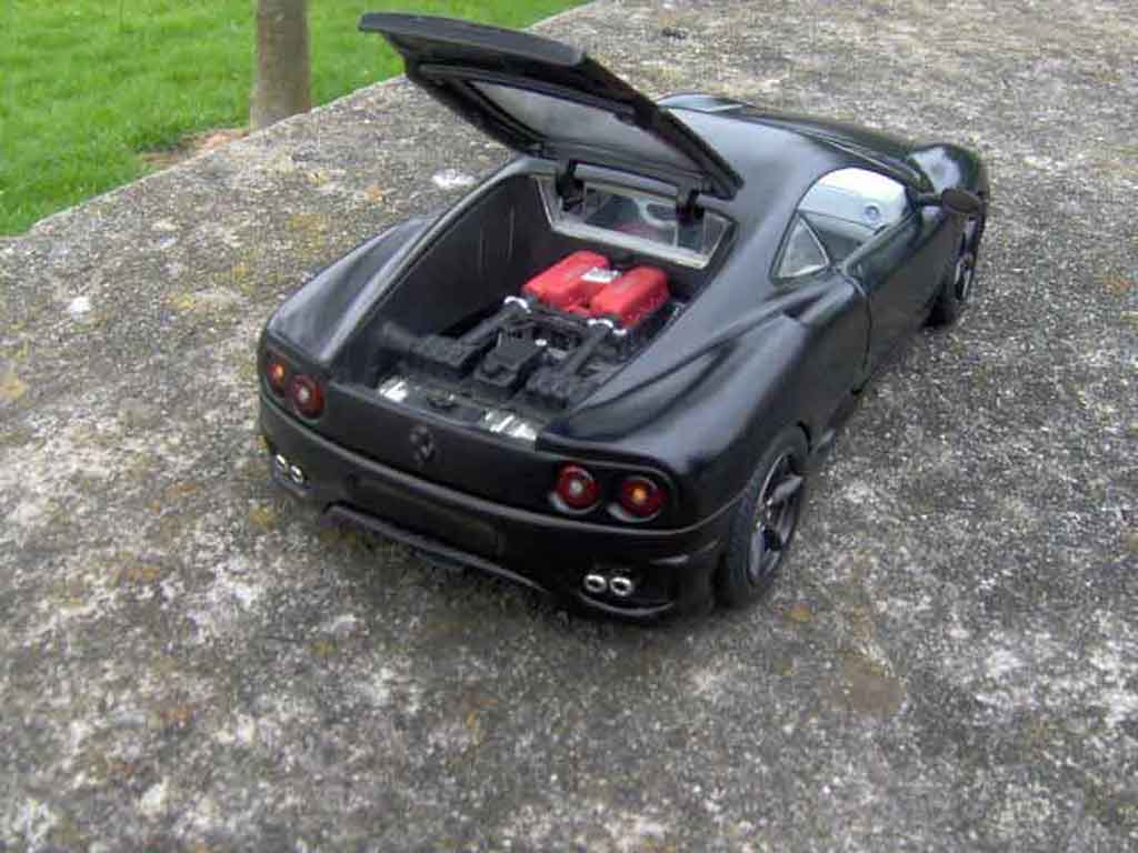 Ferrari 360 Modena coupe zwart 1/18 Burago