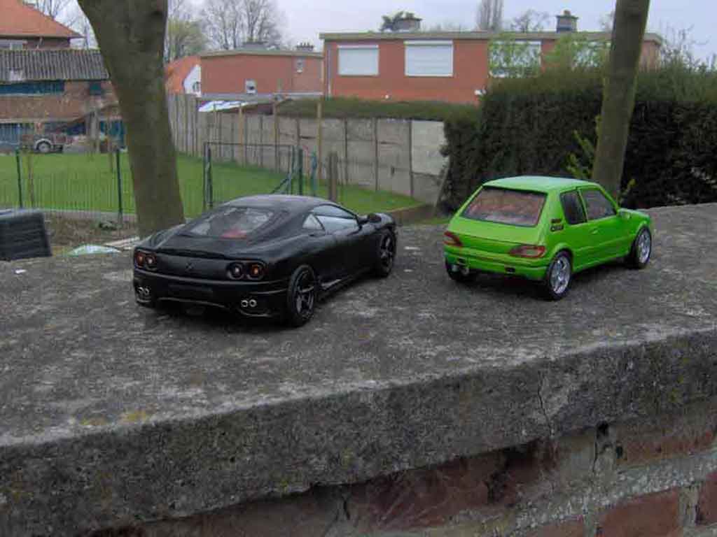 Ferrari 360 Modena coupe zwart 1/18 Burago