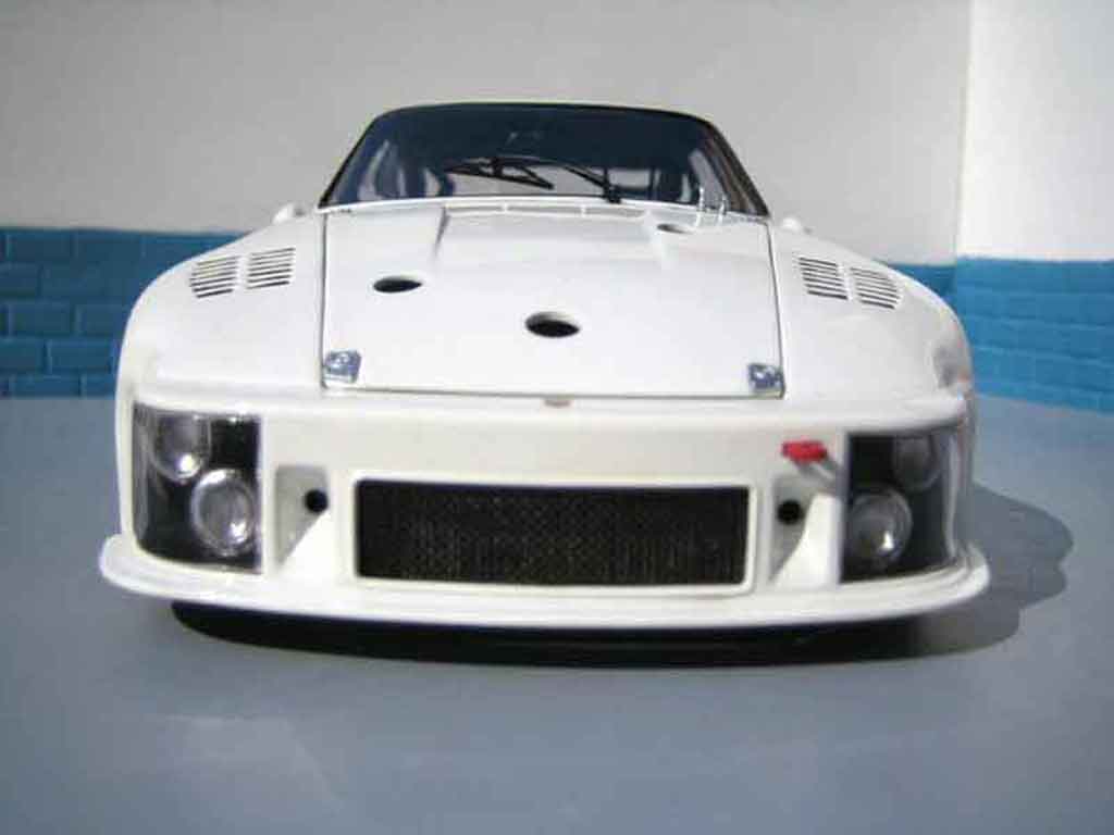 Porsche 935 Base works wit 1/18 Exoto