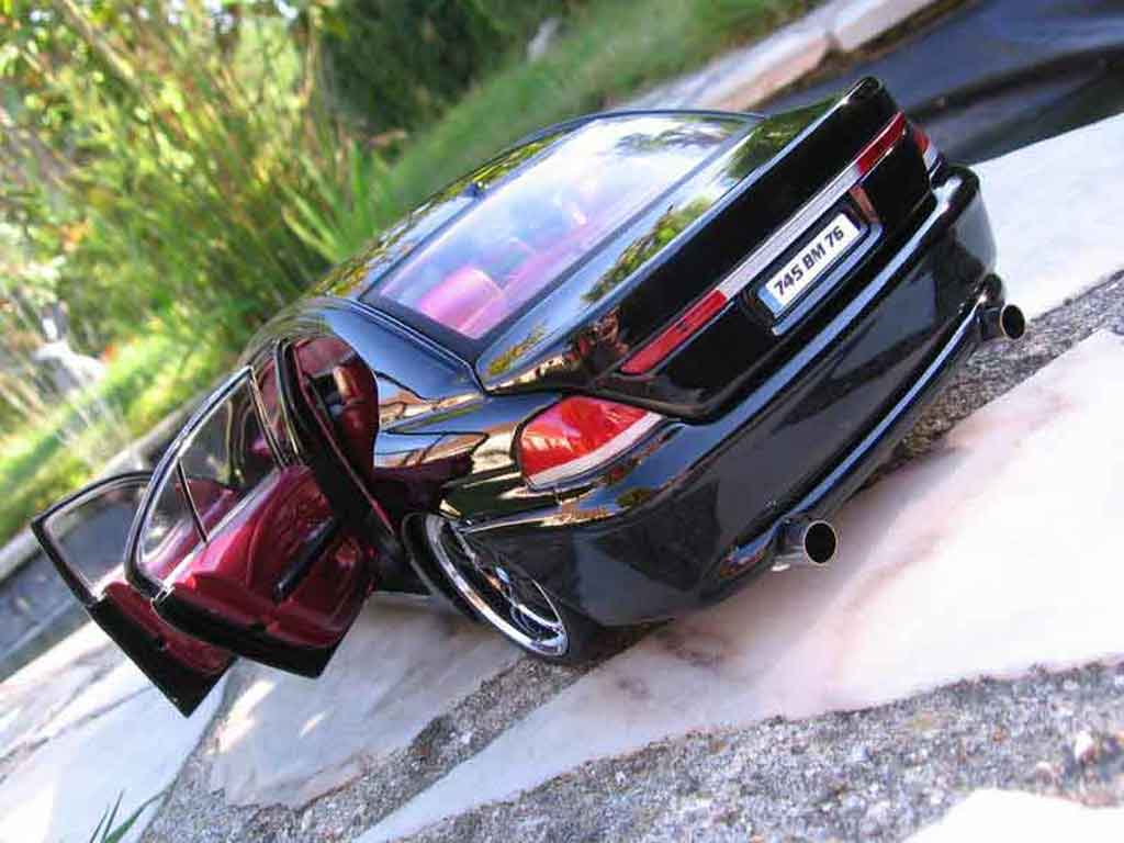 Bmw 745 E65 i dub zwart 1/18 Kyosho